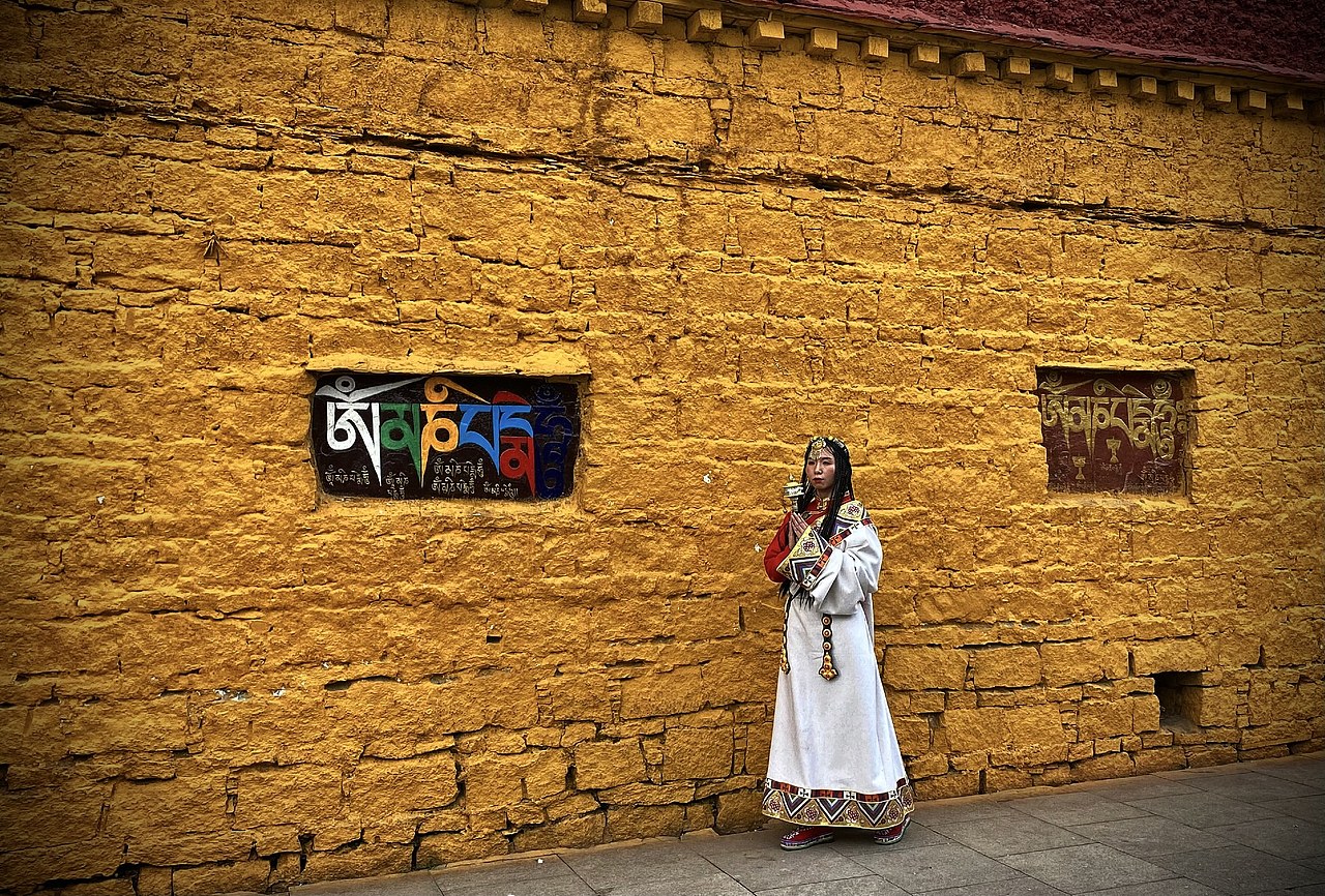 拉萨-日照金山-手机拍摄