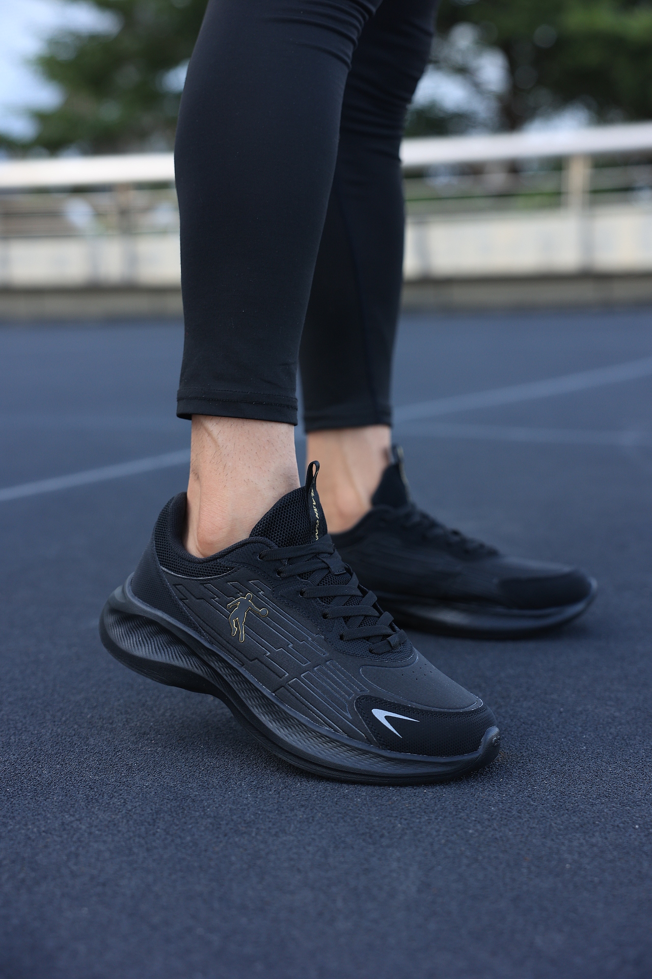 【修图】偏色鞋类外景矫正