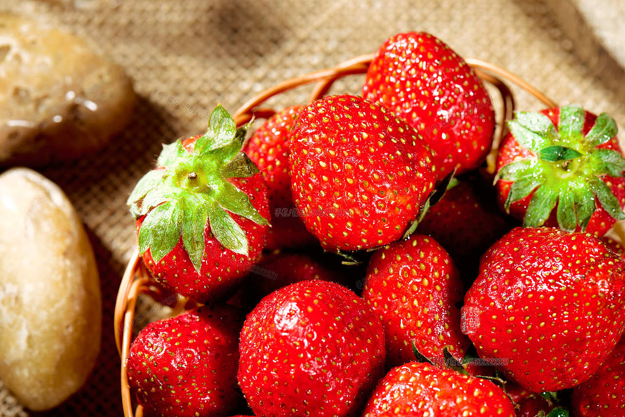 美食拍摄|草莓的诱惑|产品摄影（图ZMzMzNDU1MTUy） - 美食摄影 - 站酷设计师秋之印象原创素材 - 站酷ZCOOL