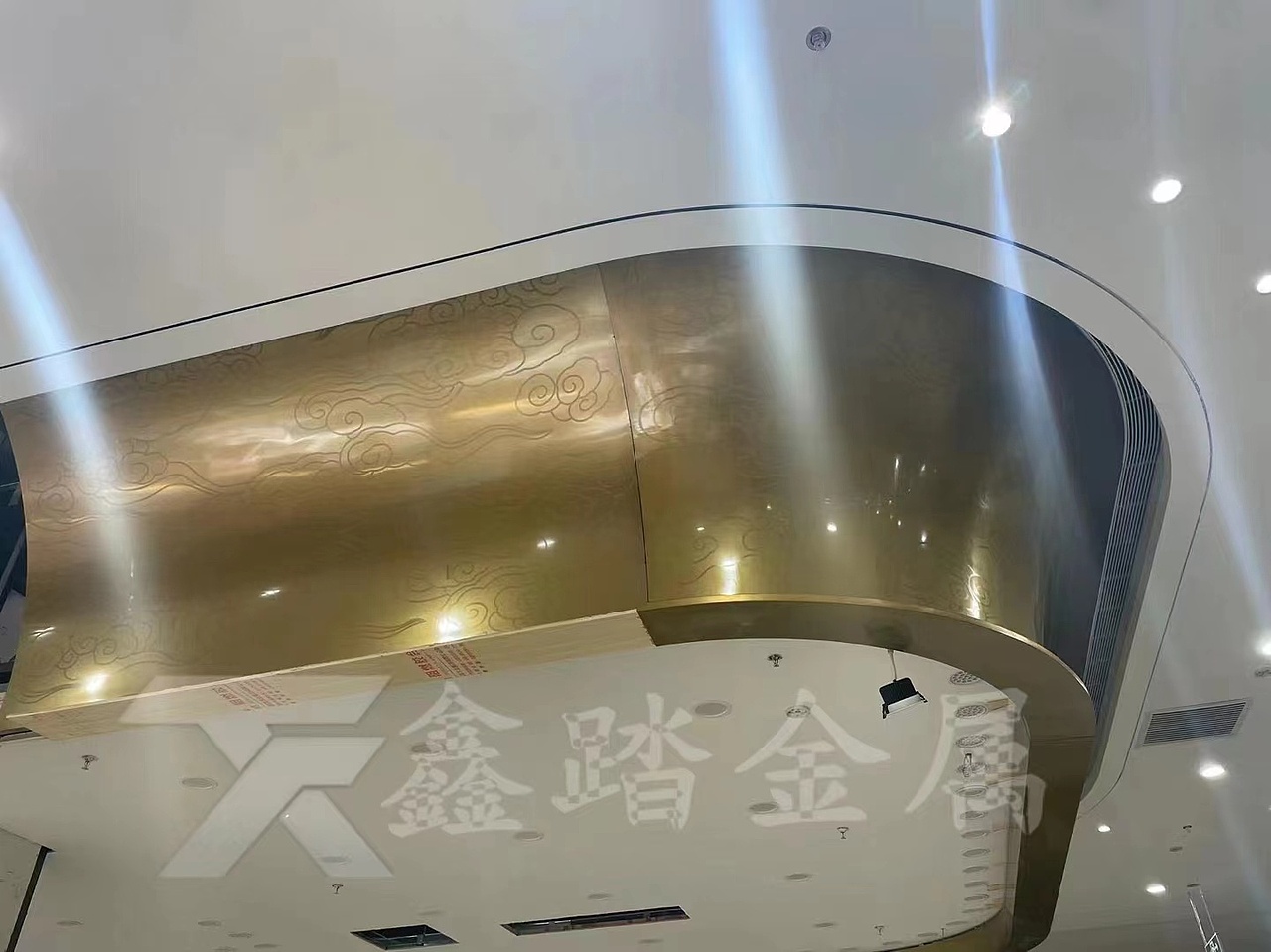 定制酒店商场售楼部天花异形吊顶 不锈钢曲面天花吊顶