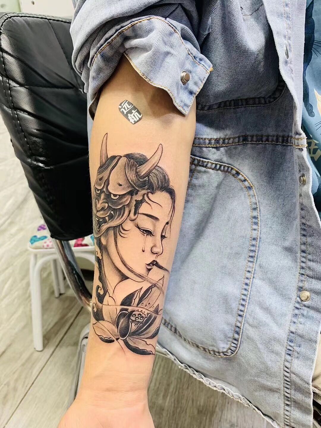 从帮派标签到个性追求走进无锡张泾纹身一族,远航纹身