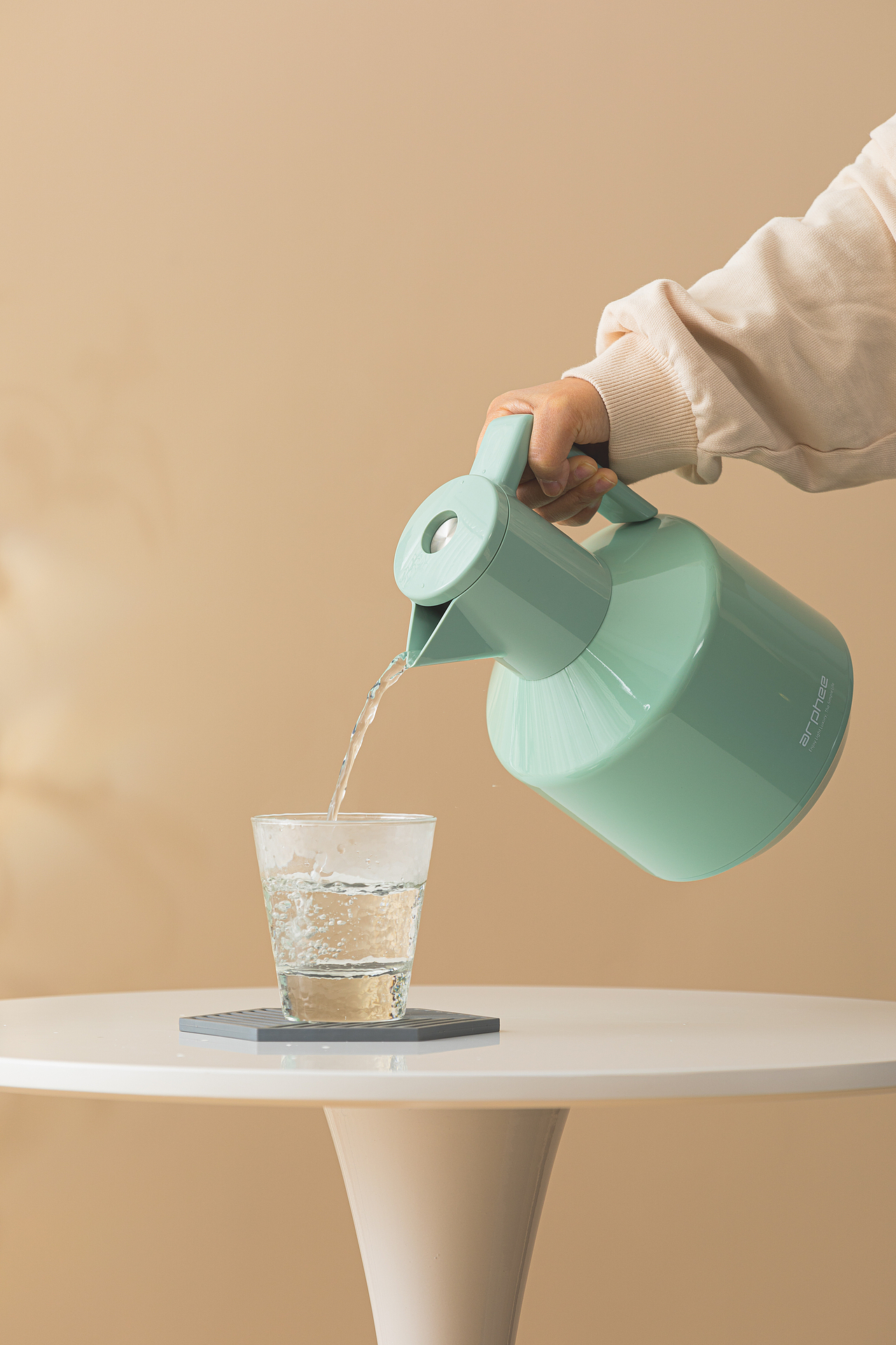 《young fresh chin》| 保温水壶 | 热水瓶 | 保温杯