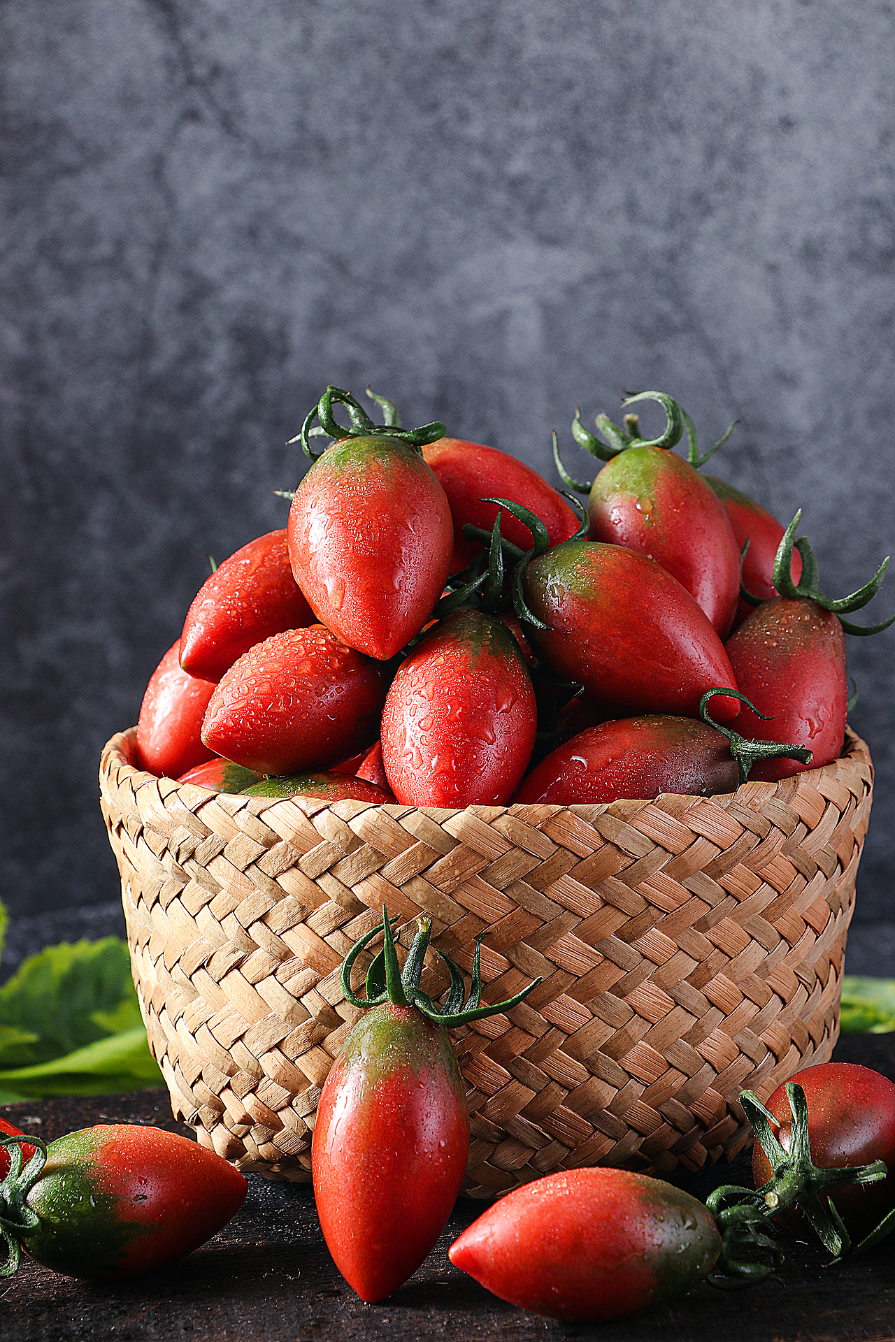 紫弹头圣女果 水果蔬菜 鲜甜美味 场景化拍摄（图ZMzIyMTEwMDgw） - 产品摄影 - 站酷设计师光绪摄影工作室原创素材 - 站酷ZCOOL