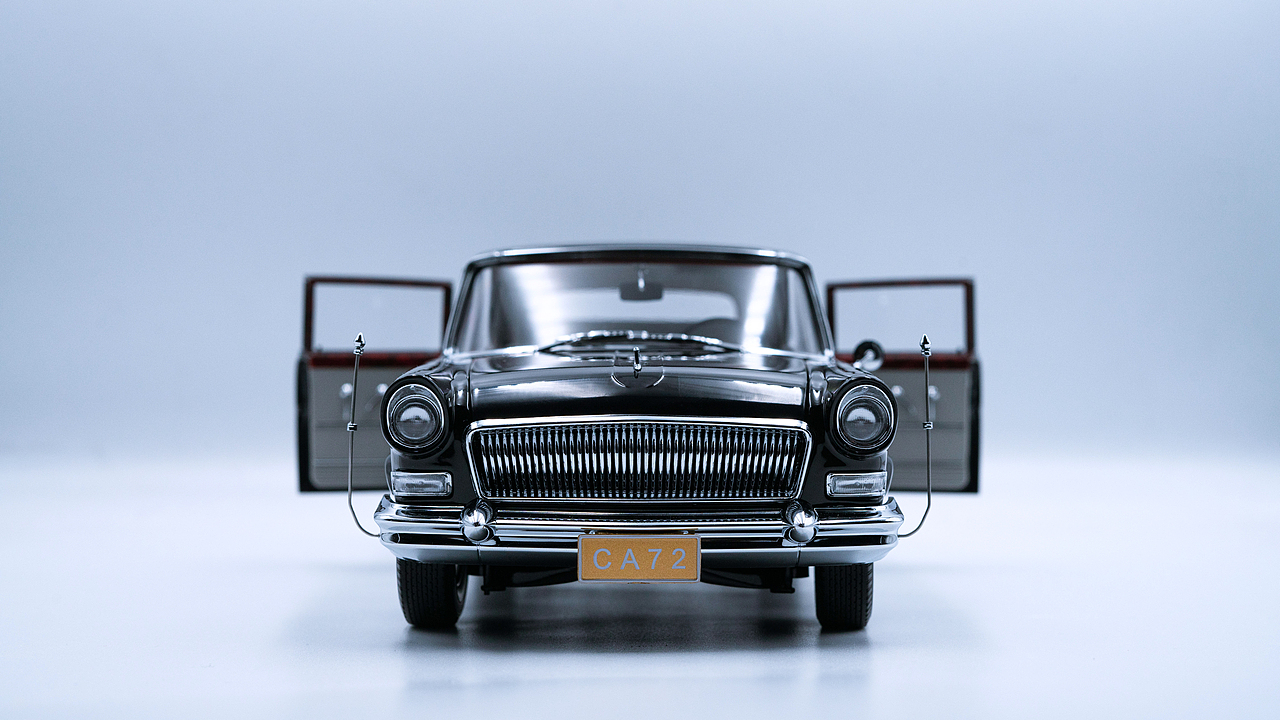 红旗CA72 1:18 世纪龙