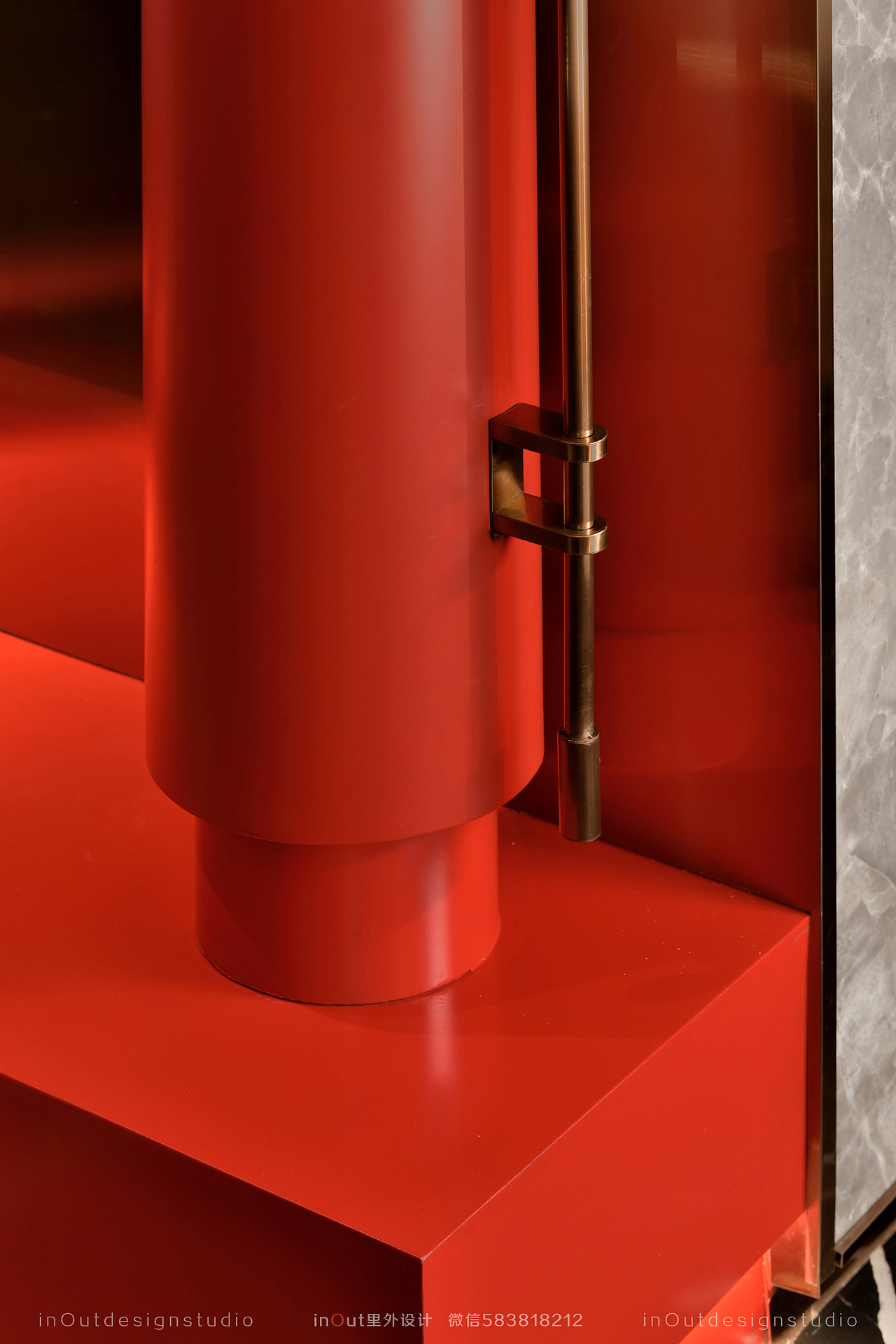 Project information
<br>Name项目名称：舟山海鲜<br><br>Project location项目地址: 山西太原<br><br>Project area项目面积：1500平米<br><br>Project industry项目类型：中高端餐饮<br><br>Design department设计机构：inOut里外设计<br><br>Design director主创设计: 小飞<br><br>Design member设计团队：陈珊珊 赵毅 杨白雪 荣凯莉 张玮婷<br><br>Lighting design照明设计：三宜照明<br><br>Lighting brand照明品牌：石客照明<br><br>Landscape景观设计: 王志亮<br><br>Photo by空间摄影:刘育麟