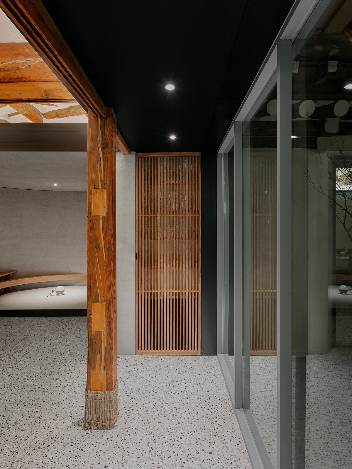 工业风混搭原木餐厅装修设计案例鉴赏