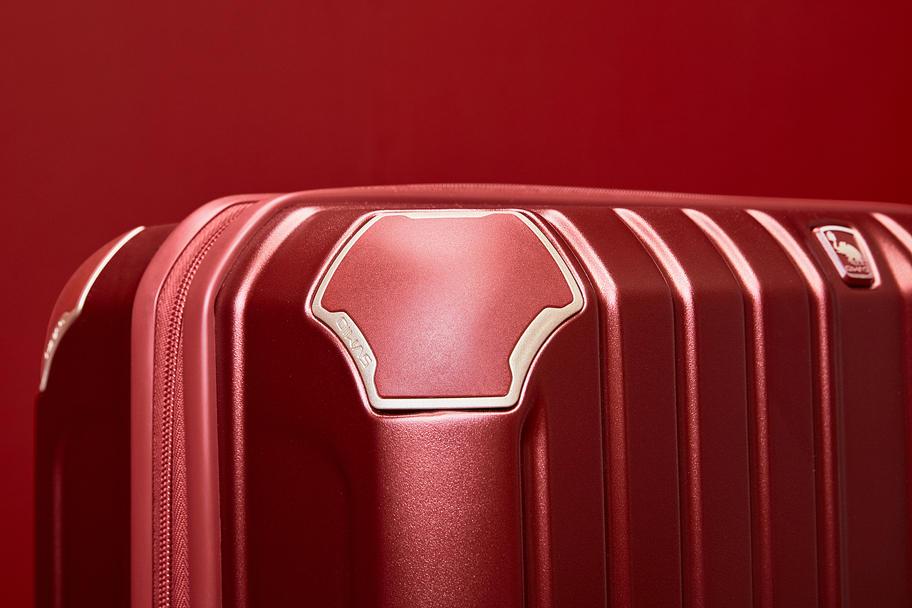 爱华仕红箱子产品拍摄