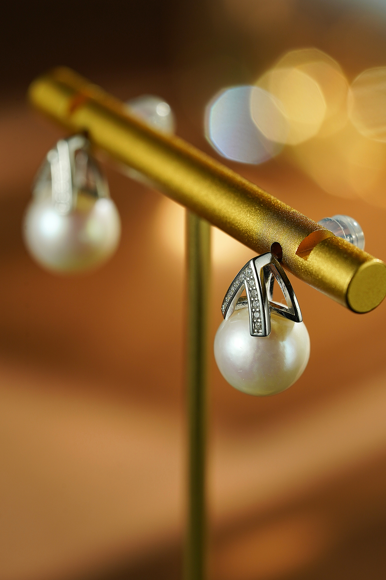 日常珠宝拍摄 |原片 美拉德色系场景 珍珠耳钉（图ZMzU5ODgzODYw） - 产品摄影 - 站酷设计师珠宝摄影师Ja原创素材 - 站酷ZCOOL