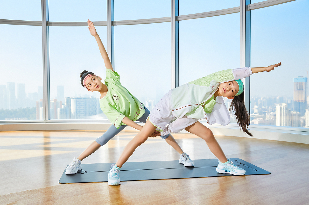 安踏KIDS一起美美动起来 快乐童年健康相伴（图ZMzEwMzUzNzY4） - 儿童服饰 - 站酷设计师DANFO原创素材 - 站酷ZCOOL