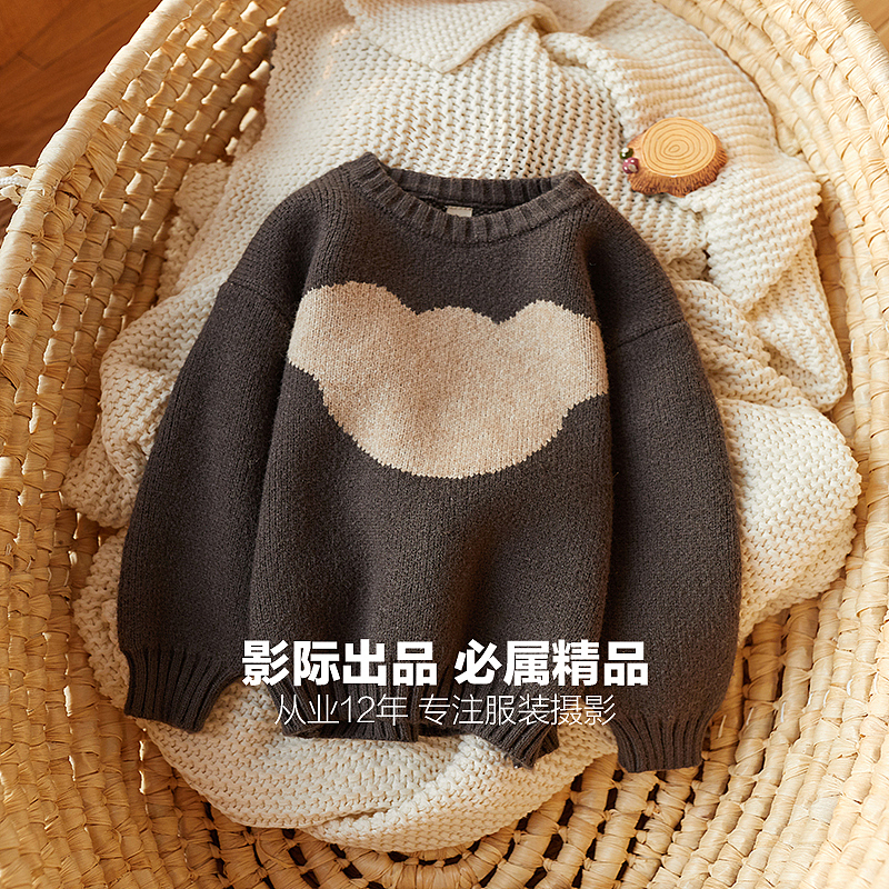 摇篮里的毛衣#场景创意拍#平铺挂拍（图ZMzIyNzQ0MjQ4） - 产品摄影 - 站酷设计师童装服装电商摄影原创素材 - 站酷ZCOOL
