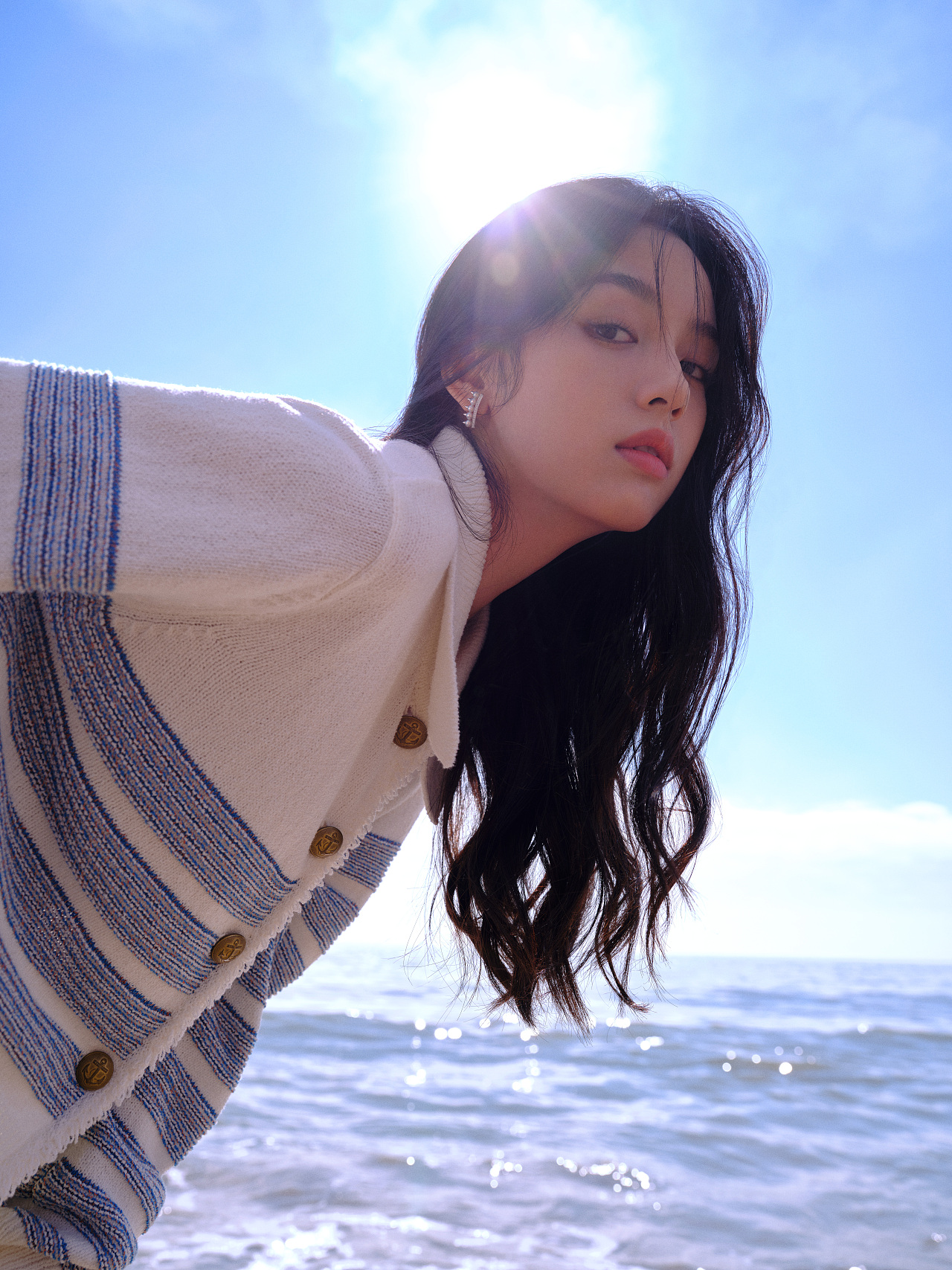 周 也 《时尚芭莎》