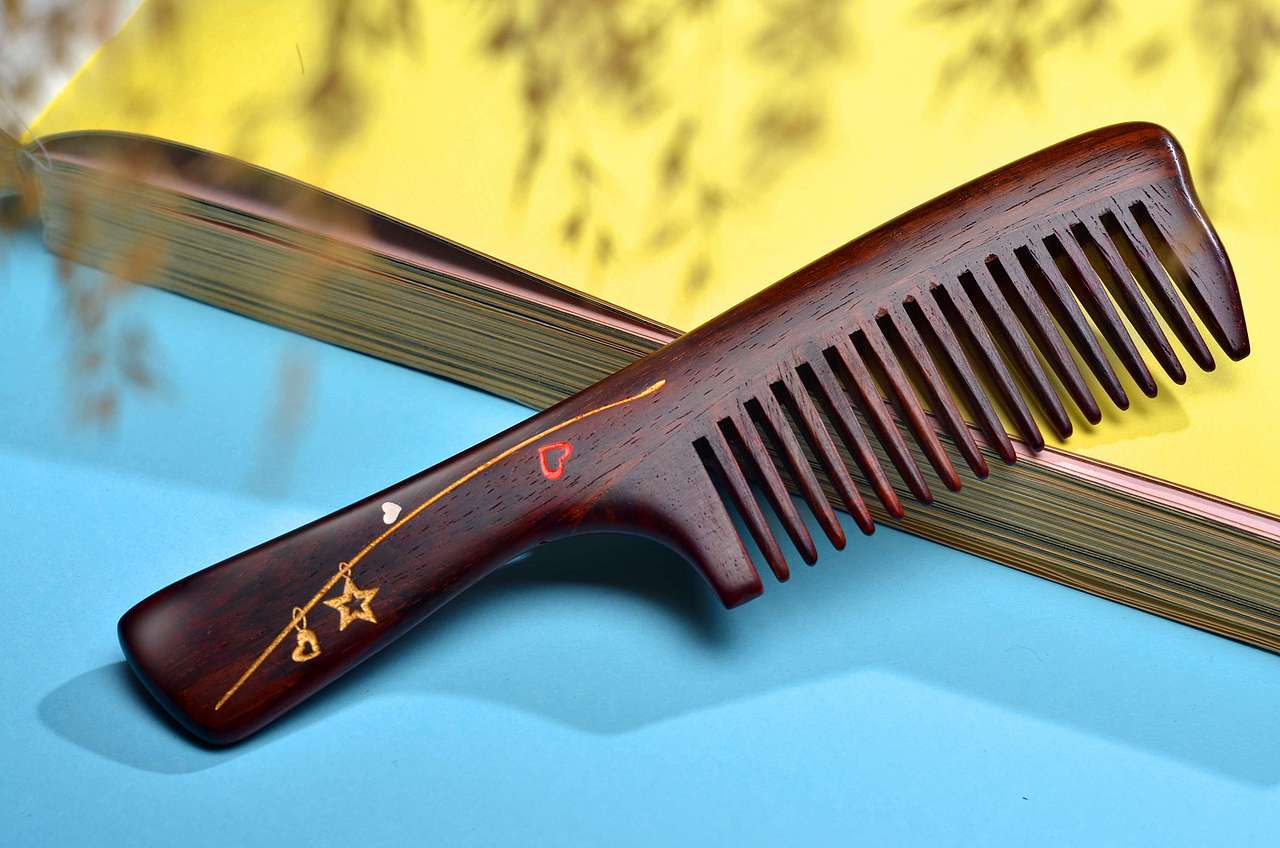 全手工木梳~挑战谭木匠。