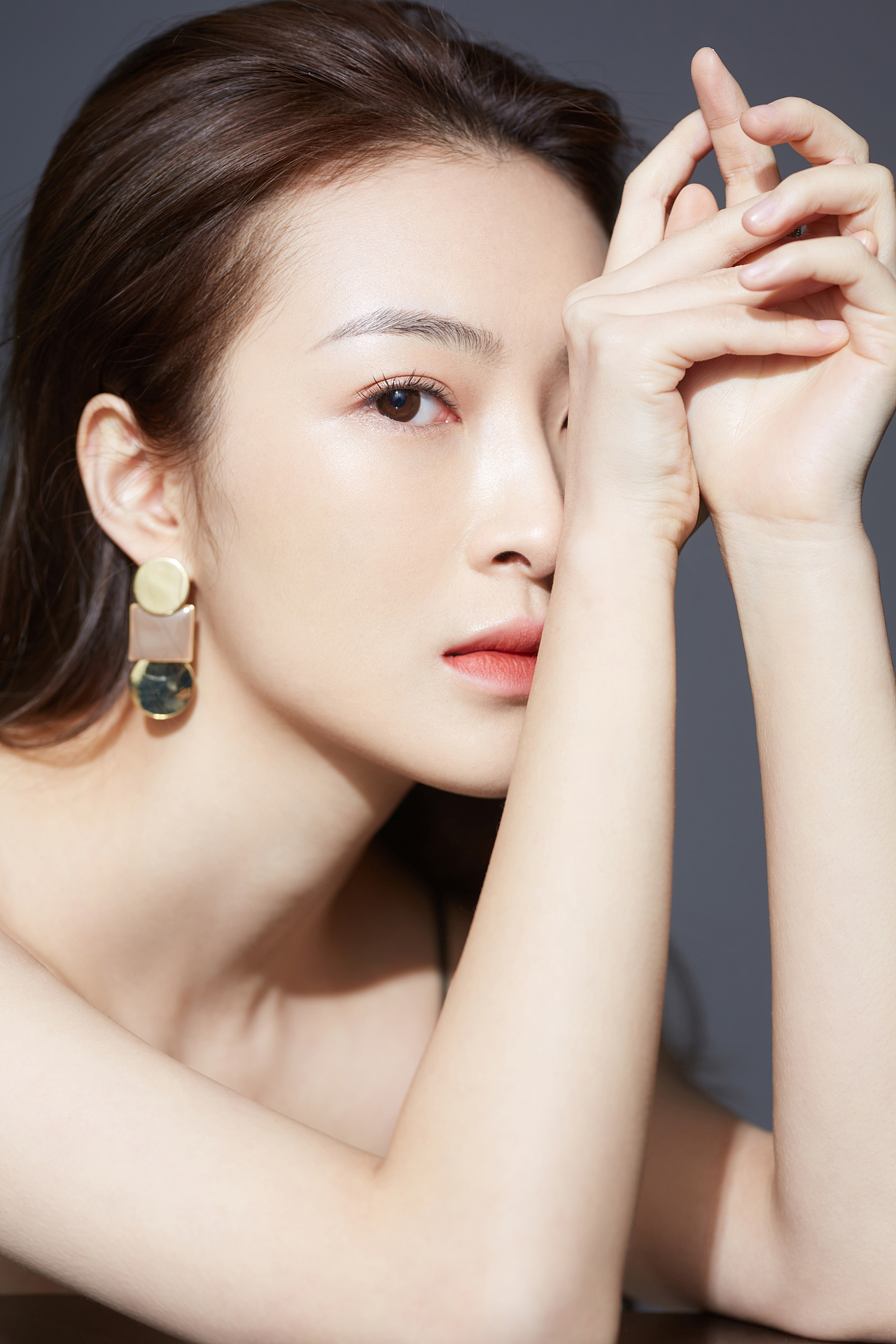 美出圈的时尚肖像写真，确定了眼神的女神（图ZMzI1MDM5OTMy） - 时尚/艺术摄影 - 站酷设计师遇见YUJIAN原创素材 - 站酷ZCOOL