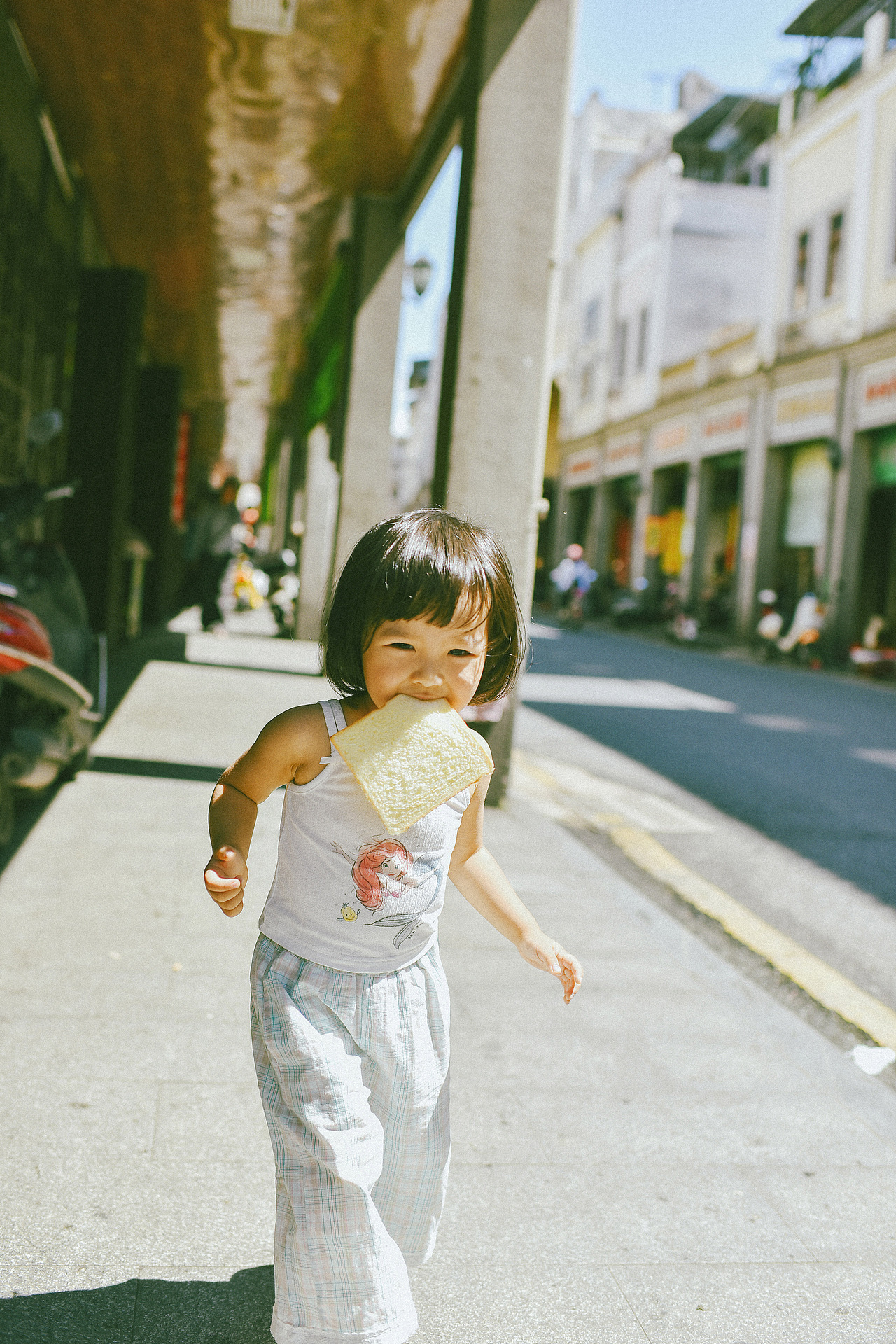 夏天、樹影、蟬鳴、冰糕、音樂、好心情（图ZMzcwNjc2NzEy） - 人像摄影 - 站酷设计师刘豌豆豆豆小姐原创素材 - 站酷ZCOOL