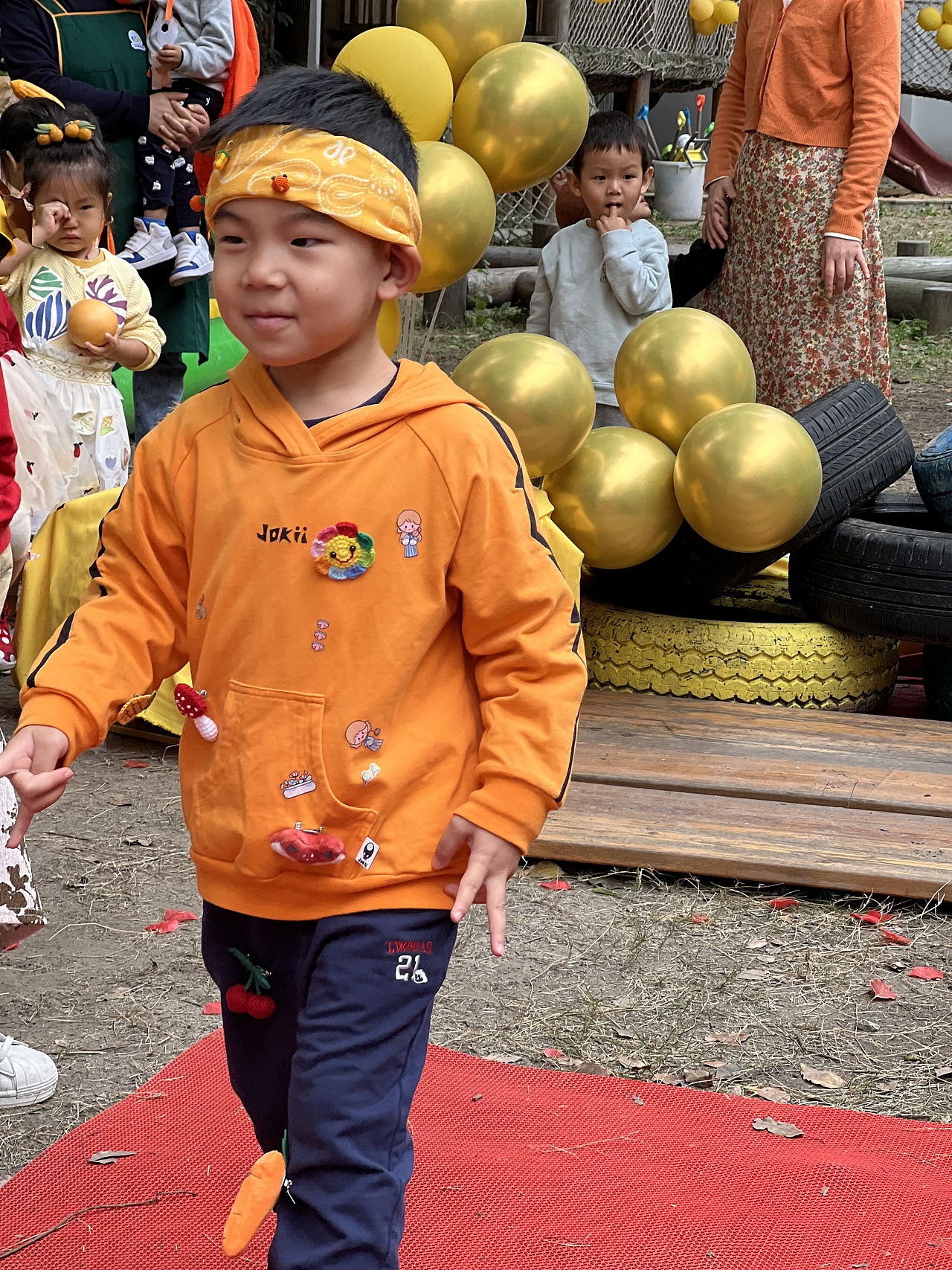 艺术美学｜空间布景·《秋日橙色派对》主大厅布景（图ZMzM0MTU1MjA4） - 雕塑 - 站酷设计师艺术美学张汉卿原创素材 - 站酷ZCOOL