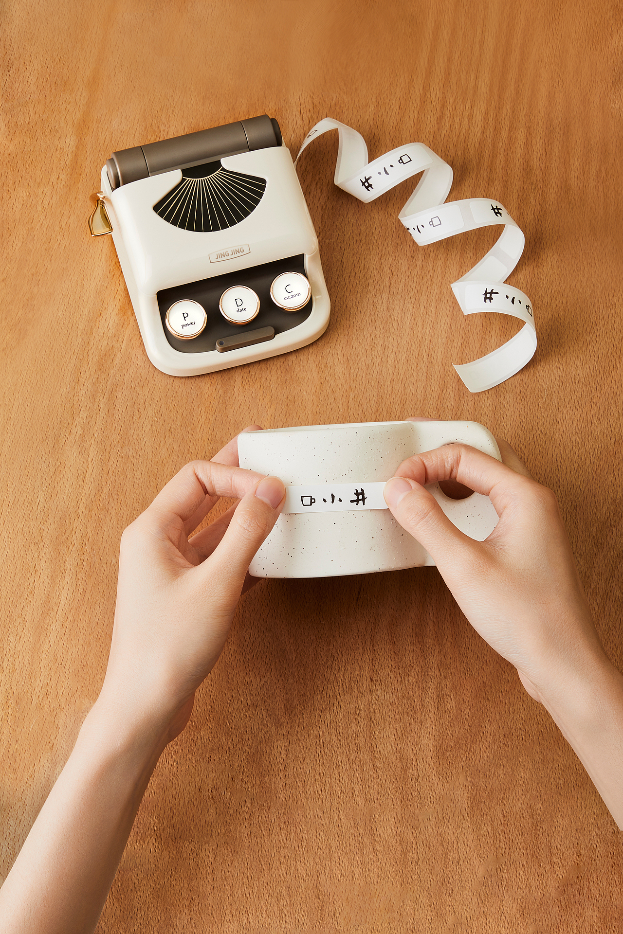 拍了一款好看又实用的标签机（图ZMzUwMzYzNTQ4） - 产品摄影 - 站酷设计师摄影师_暮辰原创素材 - 站酷ZCOOL