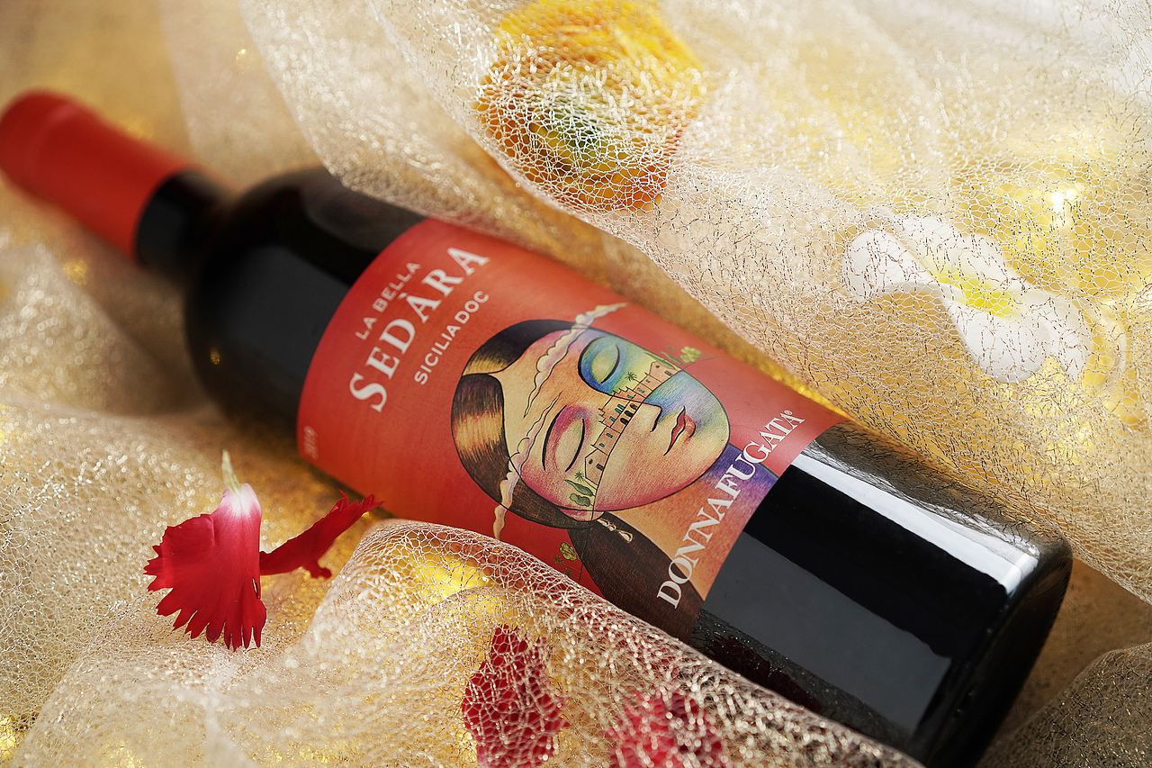 瓶子的多种拍法 - 2021-2022作品集（图ZMzEyNzIxOTUy） - 产品摄影 - 站酷设计师韋韋韋維斯原创素材 - 站酷ZCOOL