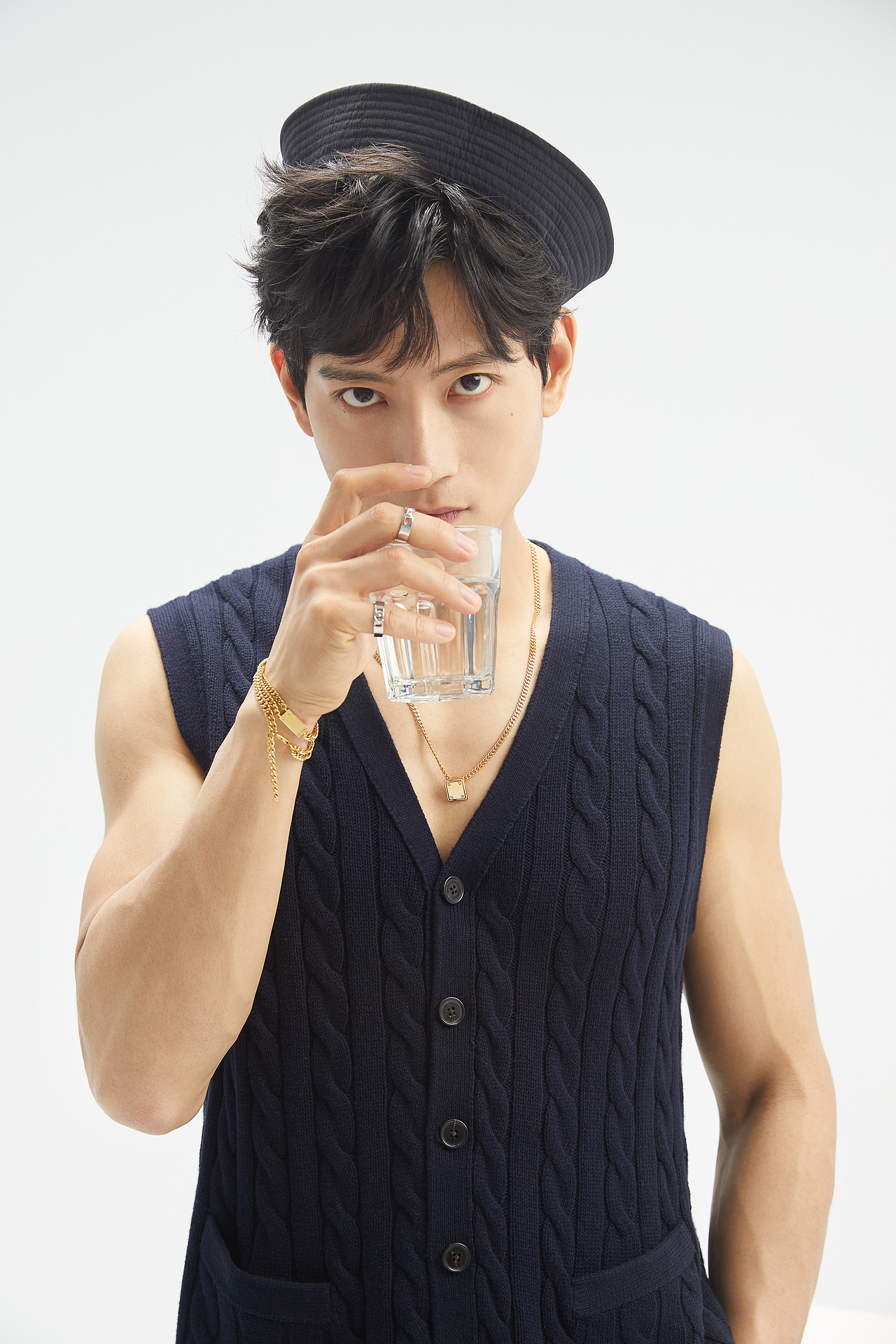 艺人张峻宁杂志拍摄