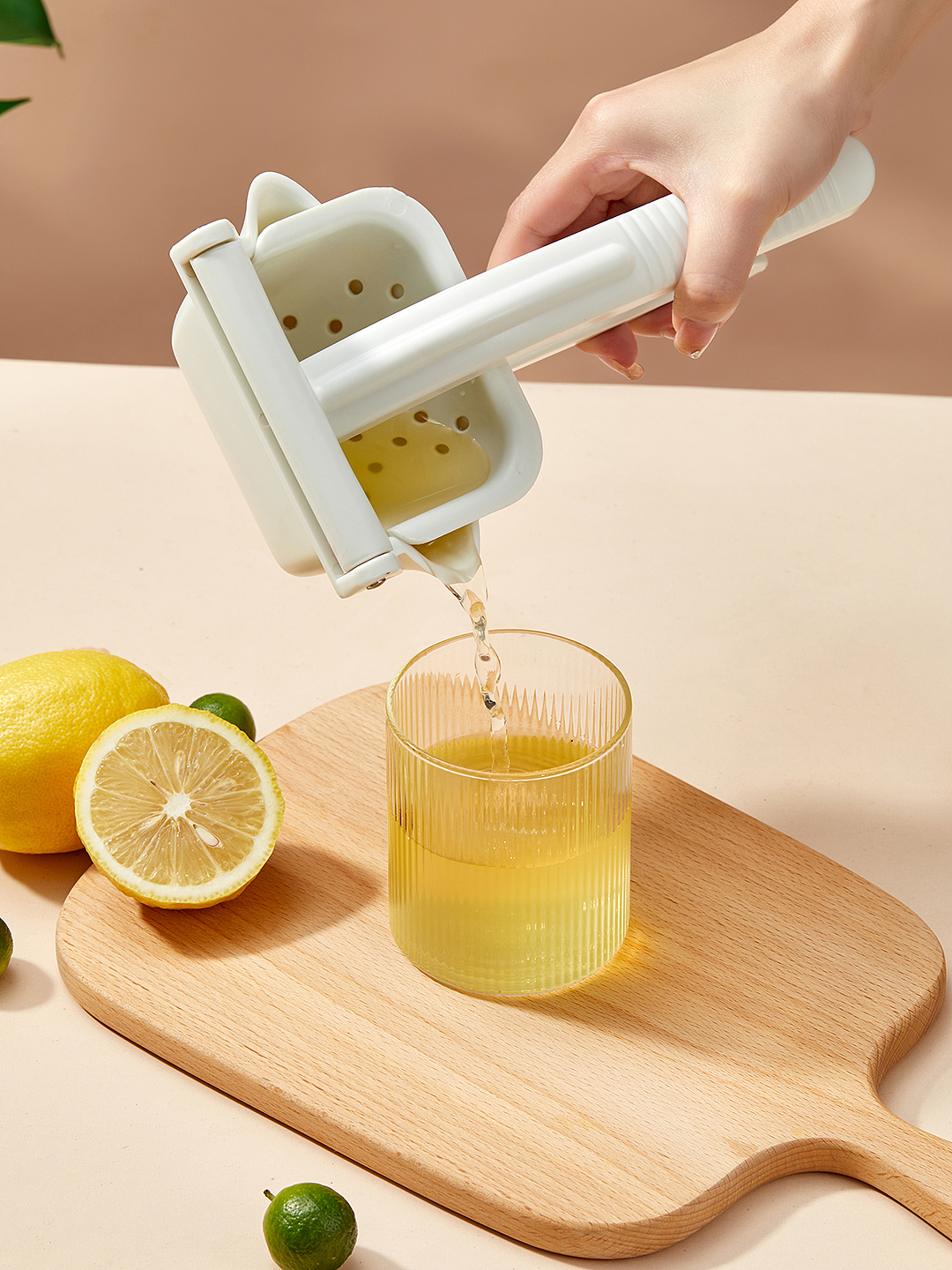 手动榨汁器产品拍摄（图ZMzU1NjIyOTky） - 产品摄影 - 站酷设计师裕一原创素材 - 站酷ZCOOL