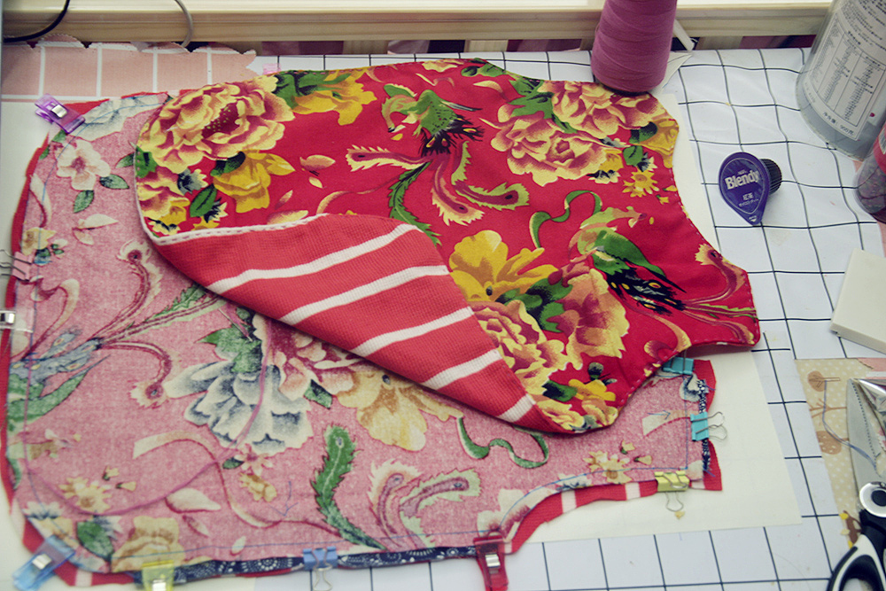 樹(shù)下問(wèn)崽子，老娘裁花衣。（圖ZMzAyNjA4NjYw） - 兒童服飾 - 站酷設(shè)計(jì)師風(fēng)陵師太原創(chuàng)素材 - 站酷ZCOOL