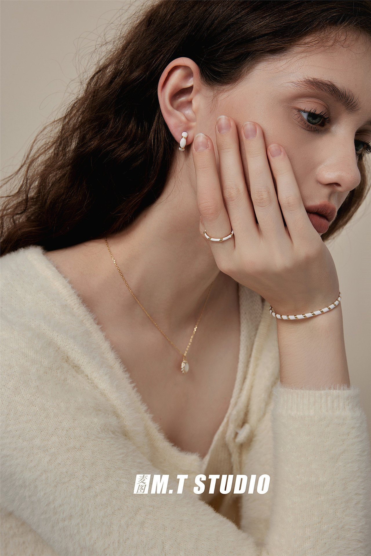 高级感女外模饰品模特图首饰珠宝摄影定制拍摄