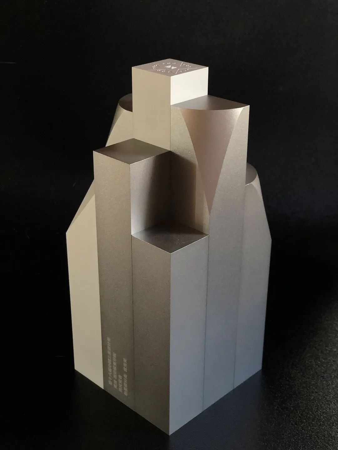 喜报|我院教师黄放在多项国家级设计大赛中获奖!