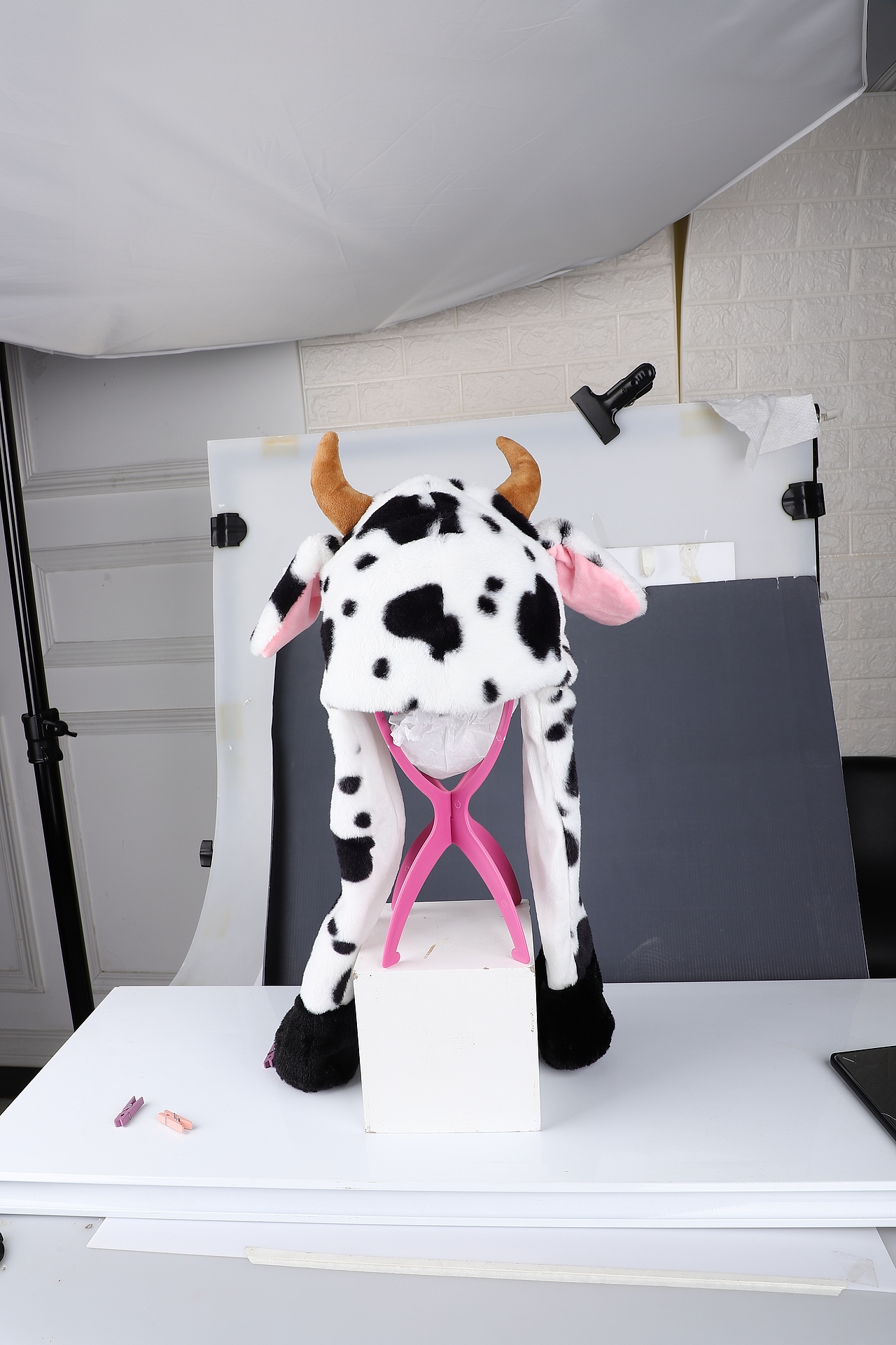 产品拍摄-亚马逊主图&A+-会动的奶牛帽子