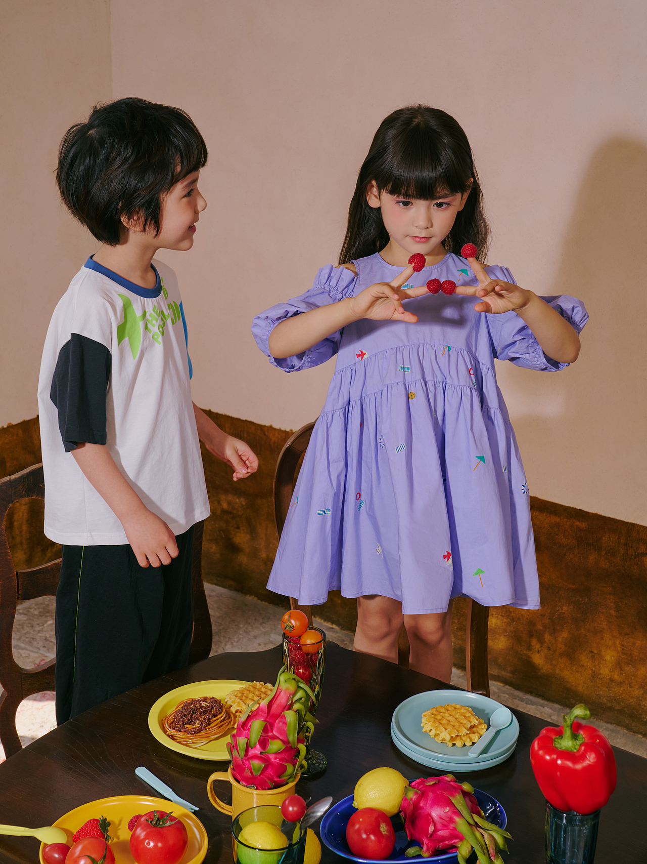 童装拍摄 holakids x m.latin 2023s/s（图ZMzUzMDU3MDQ0） - 人像摄影 - 站酷设计师holakids原创素材 - 站酷ZCOOL