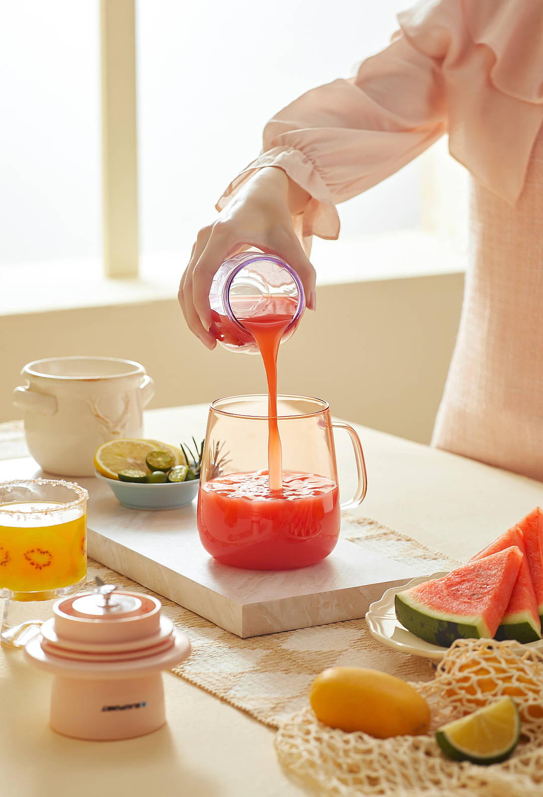 蓝宝果汁杯（图ZMzQyNTAyOTc2） - 产品摄影 - 站酷设计师jasonhong原创素材 - 站酷ZCOOL