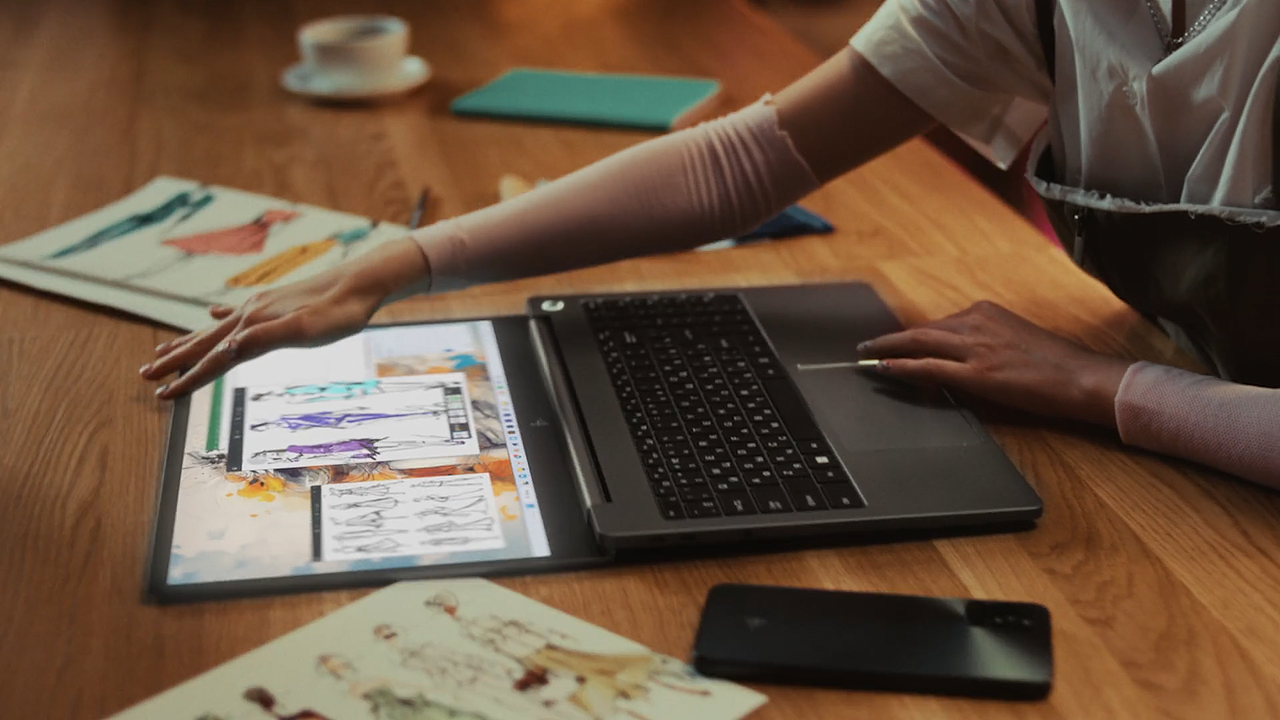 海外广告 | 笔记本电脑 F+plus