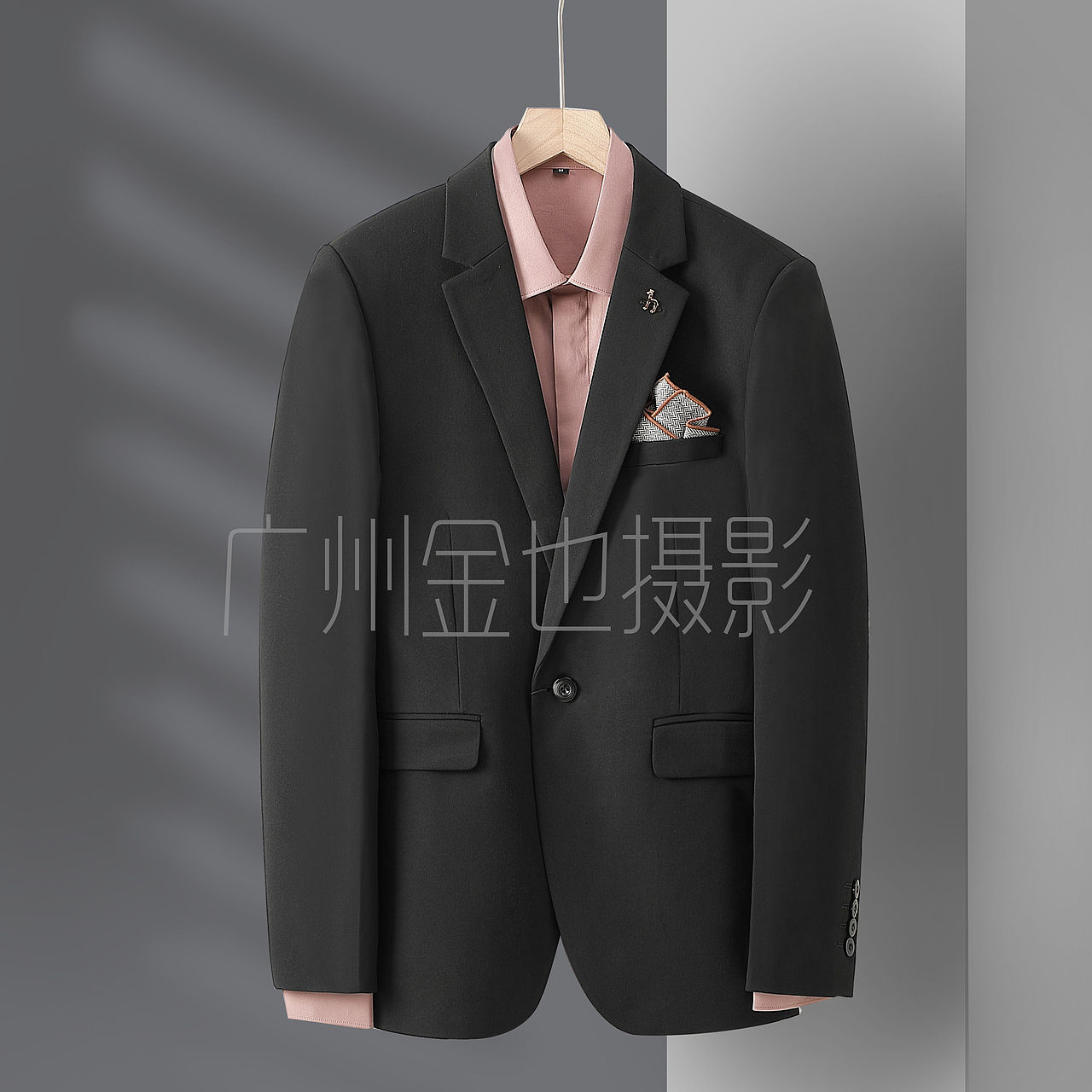 广州金也摄影|男装长袖T恤衬衫西装西裤卫衣挂拍拍摄（图ZMzY5NDMxMjU2） - 产品摄影 - 站酷设计师摄影师SamKing原创素材 - 站酷ZCOOL