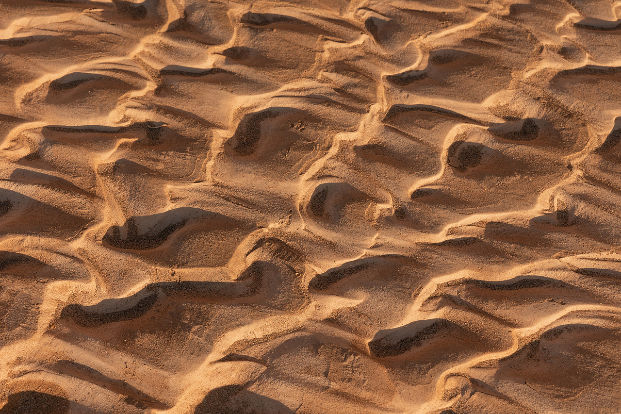 日出下的敦煌西千佛洞/党河峡谷（图ZMzM2MjM3NDQ4） - 风光摄影 - 站酷设计师摄影师恩旭原创素材 - 站酷ZCOOL