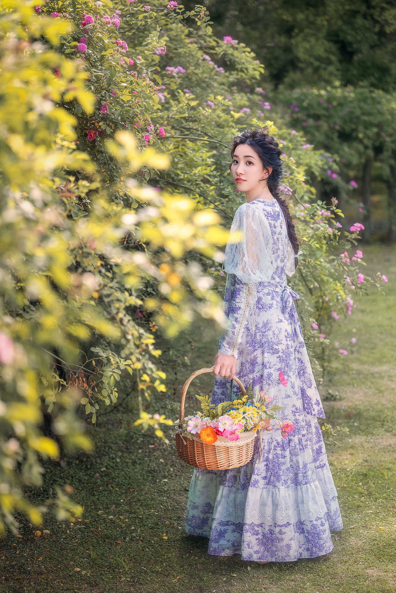 花园漫步（图ZMzE1MTM3NjI4） - 人像摄影 - 站酷设计师糊涂仙人LEO原创素材 - 站酷ZCOOL