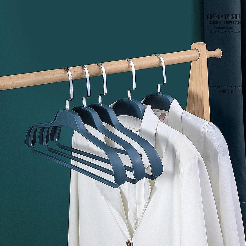 男人的衣柜就必须有精致的衣架