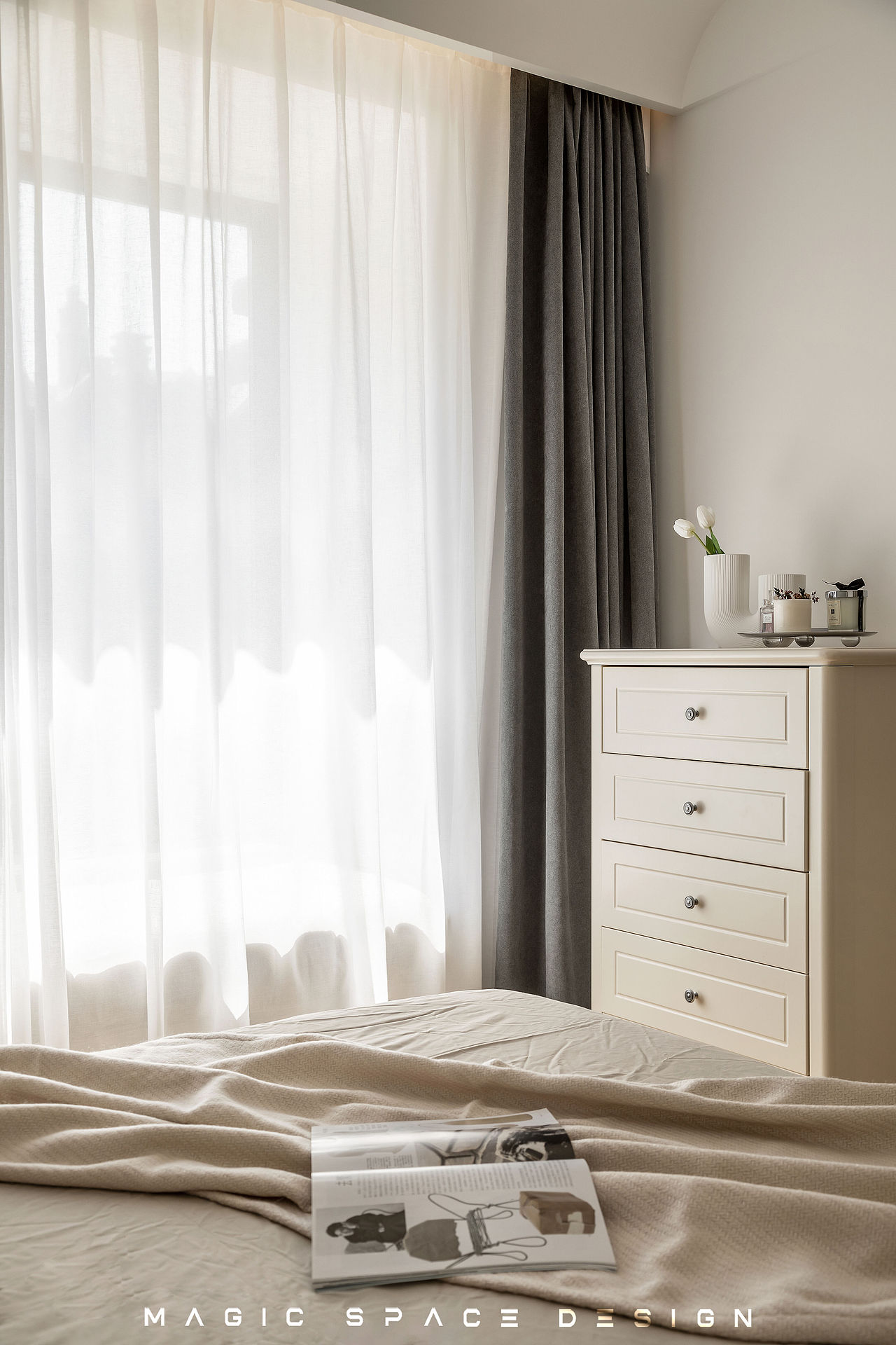 210㎡简约现代风,四室追光,轻奢暖意大平层!