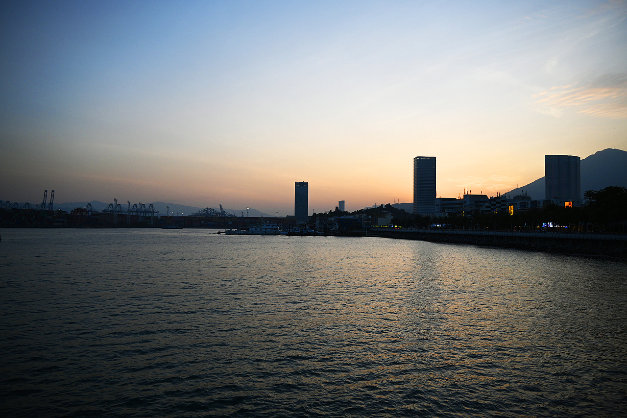 城市摄影,现代城市,高楼,大海