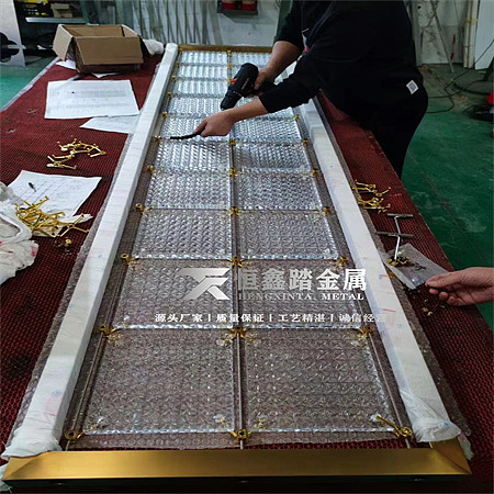 家装入户门不锈钢水晶屏风隔断不锈钢屏风设计和用途