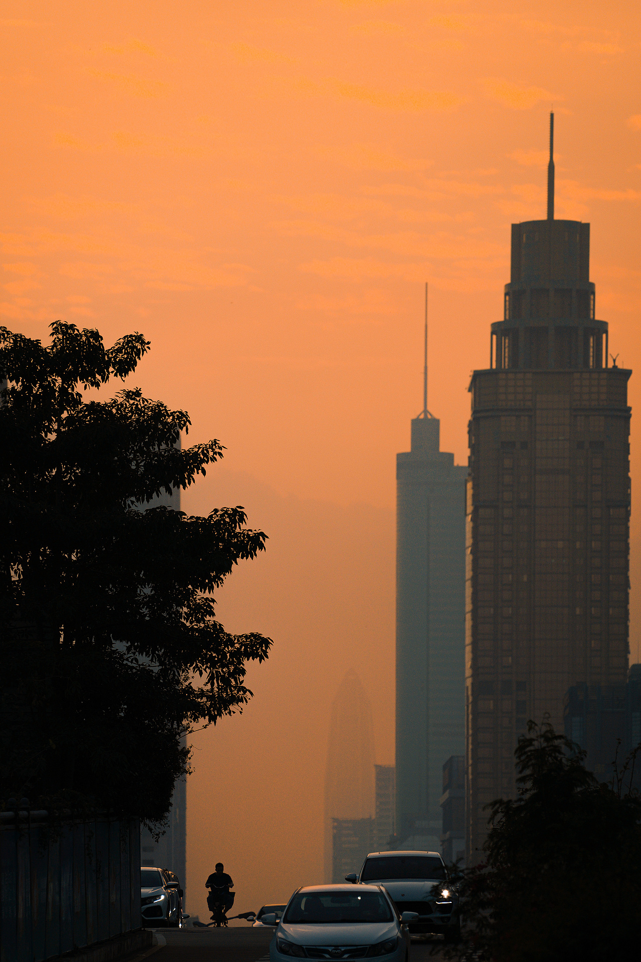 奔向城市 披星戴月