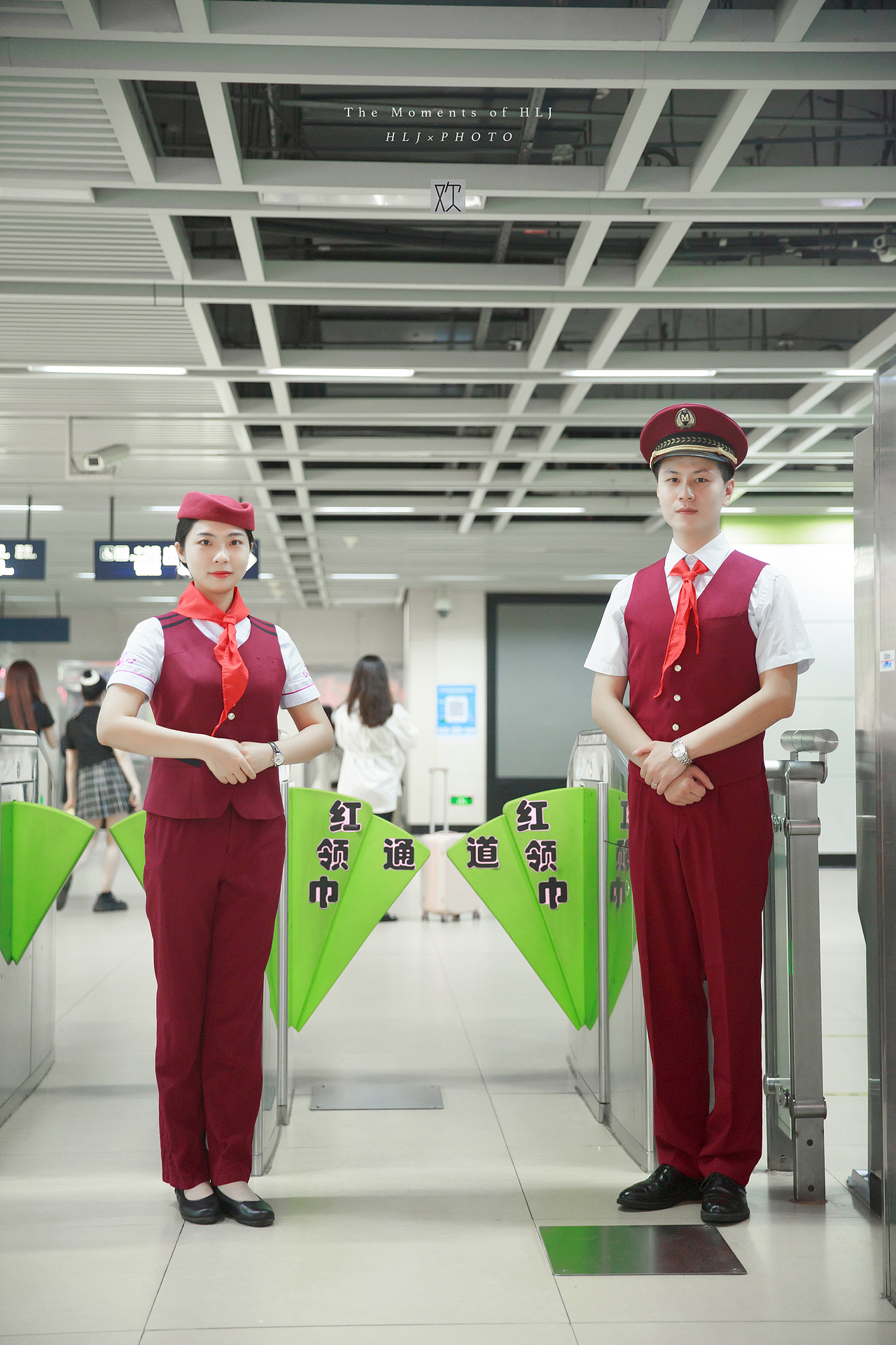 武汉地铁-工作实拍（图ZMzIyNjE3MzY0） - 人像摄影 - 站酷设计师欢乐纪原创素材 - 站酷ZCOOL