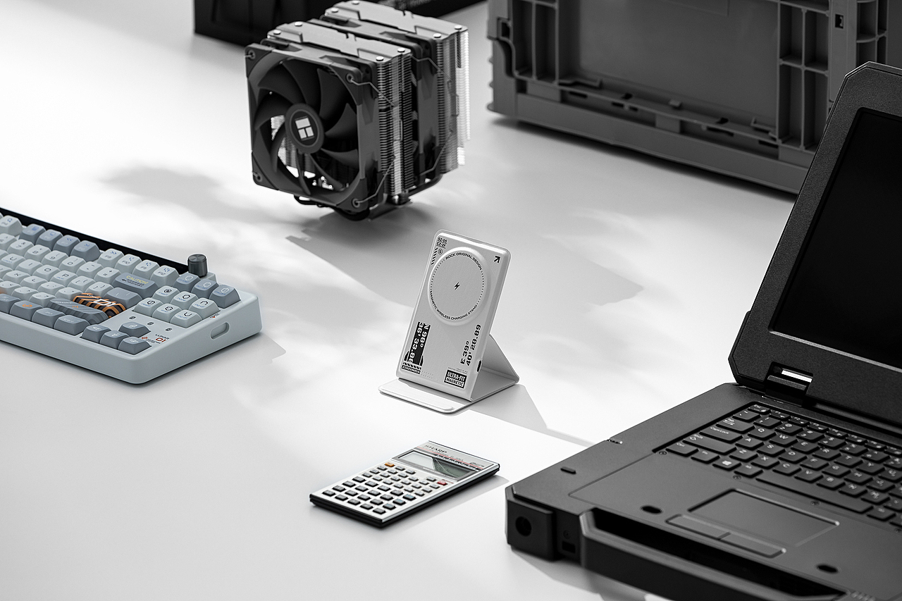 随手拍丨ROCK MagSafe 桌面无线充