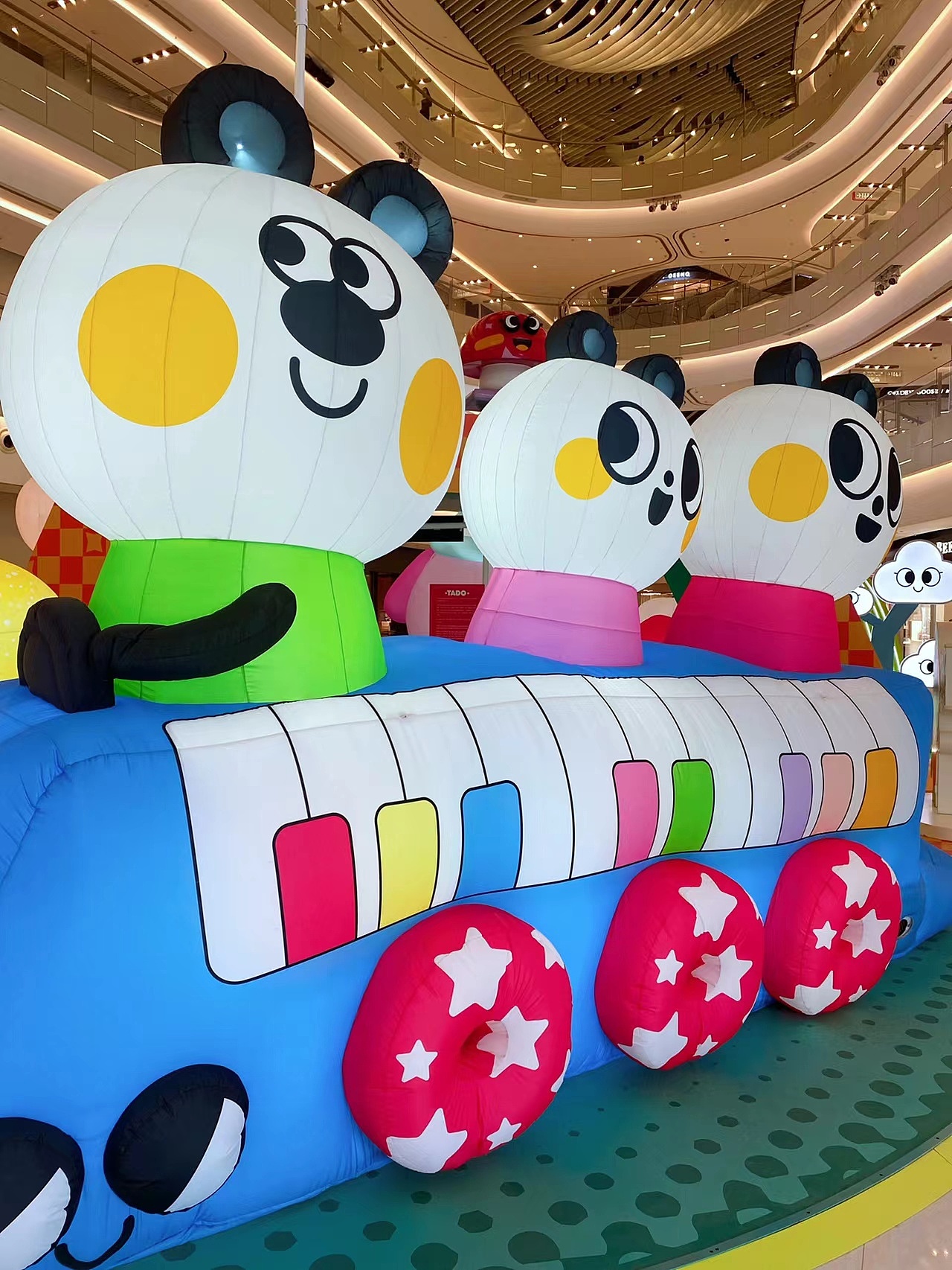 大明气模——上海环茂商场美陈气模