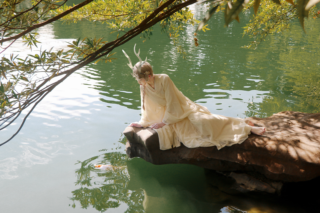 原创漫画《幻弥》戎雪cos（图ZMzIxMTA4OTU2） - 人像摄影 - 站酷设计师画漫的kwhite原创素材 - 站酷ZCOOL