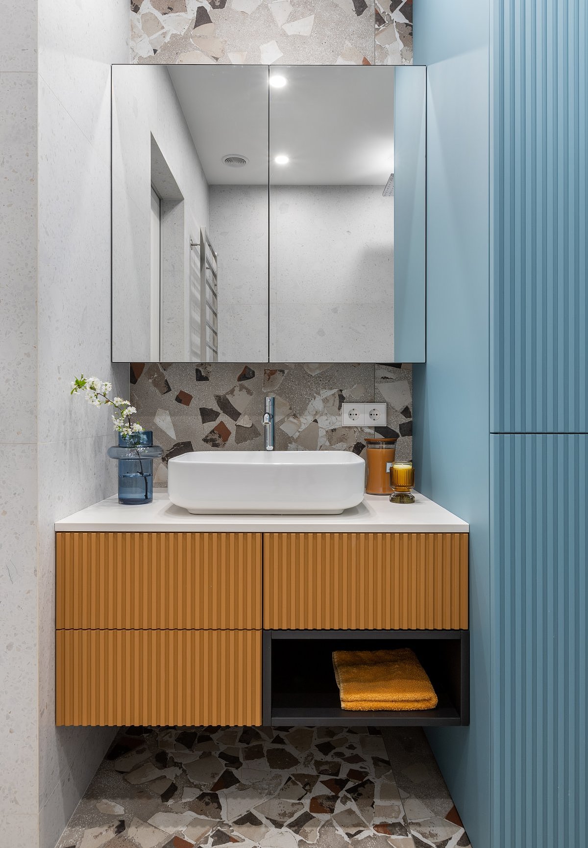 家装设计案例鉴赏——鲜艳款的现代风格（图ZMzE2ODg2NzA4） - 家装设计 - 站酷设计师成都有木设计原创素材 - 站酷ZCOOL