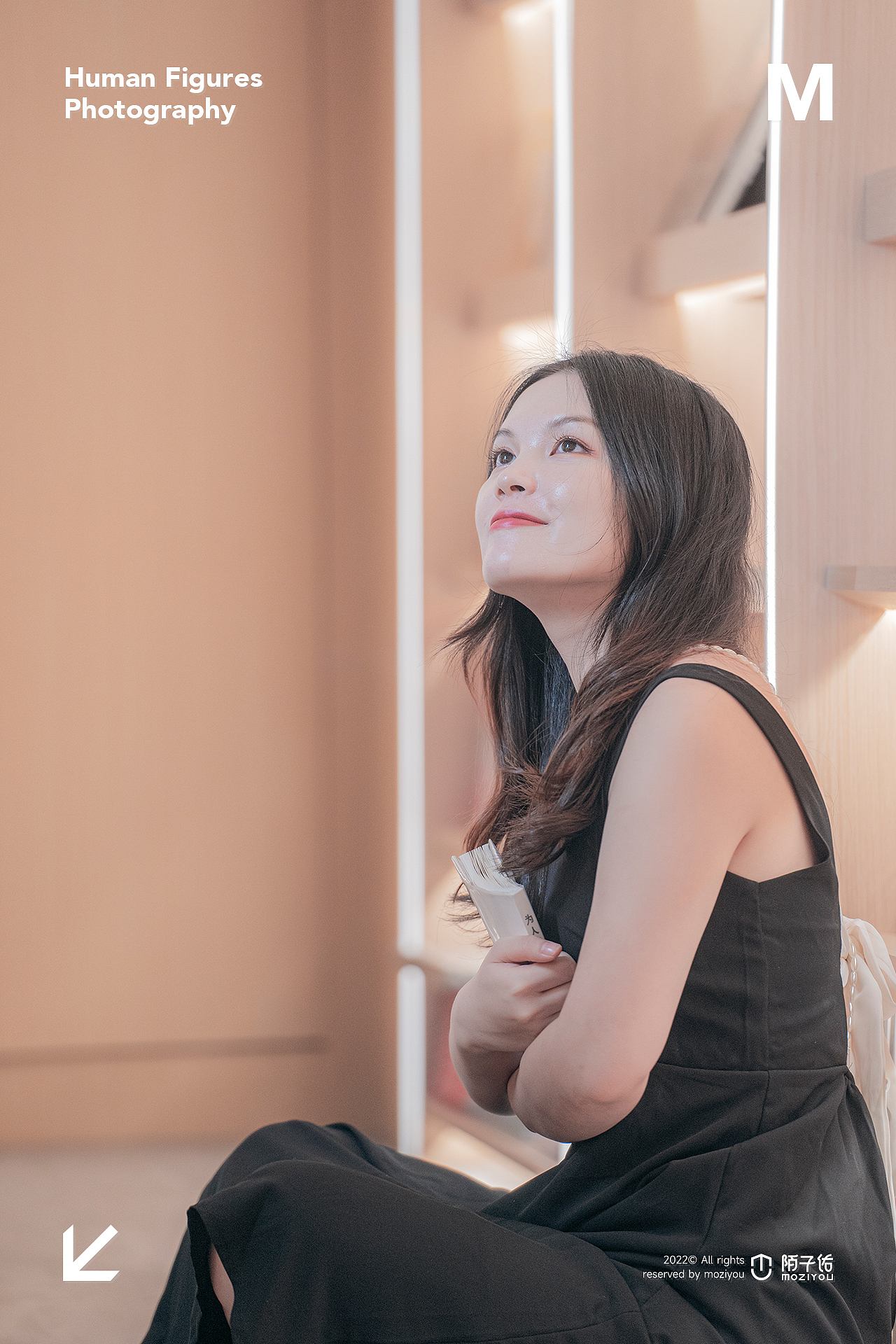 街道書店人像（圖ZMzE1MDI3NzM2） - 人像攝影 - 站酷設(shè)計(jì)師陌子佑原創(chuàng)素材 - 站酷ZCOOL