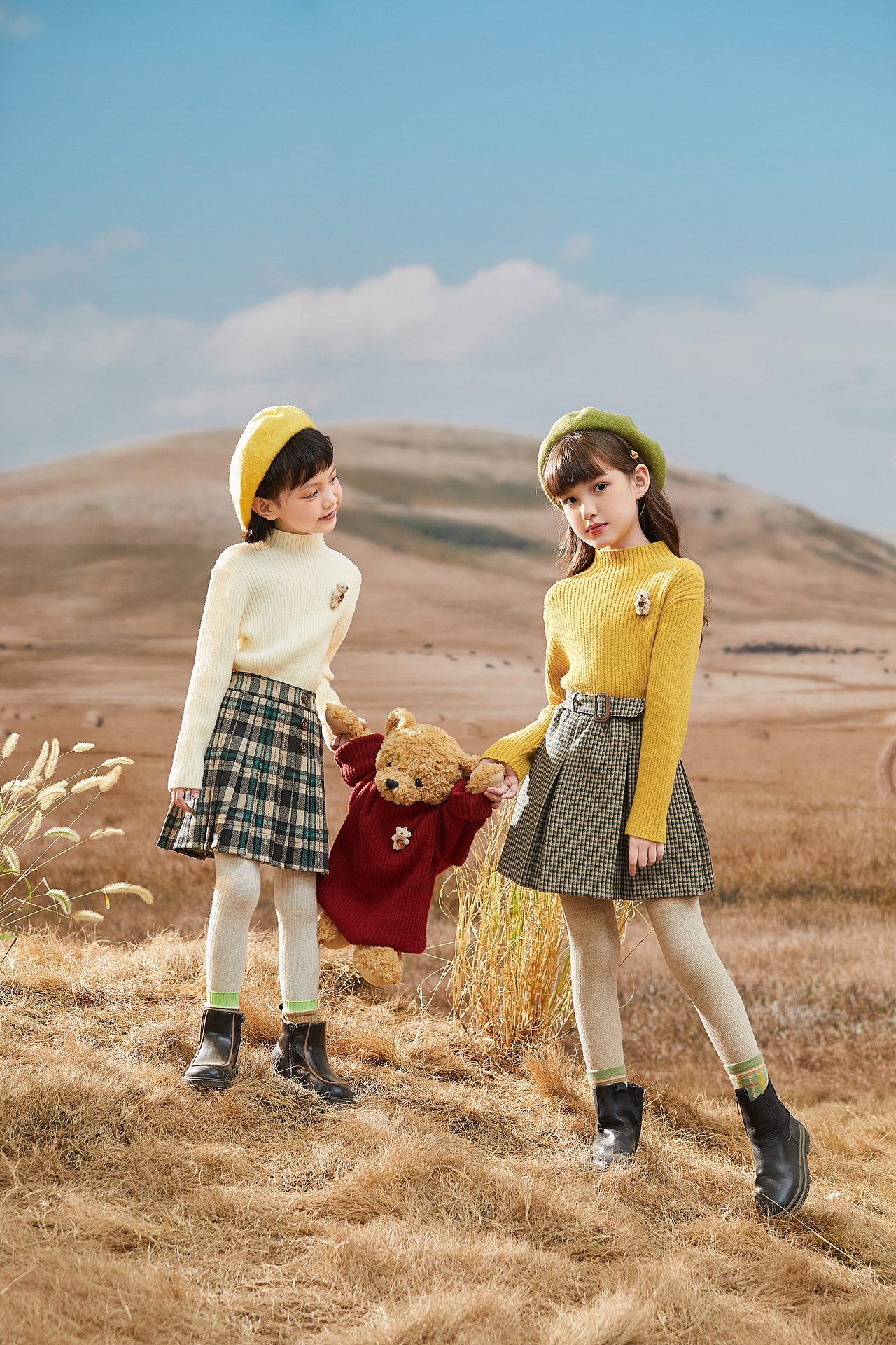 原创作品摄影产品摄影人像服饰摄影写真可爱风大黄鸭童装摄影馋嘴狗