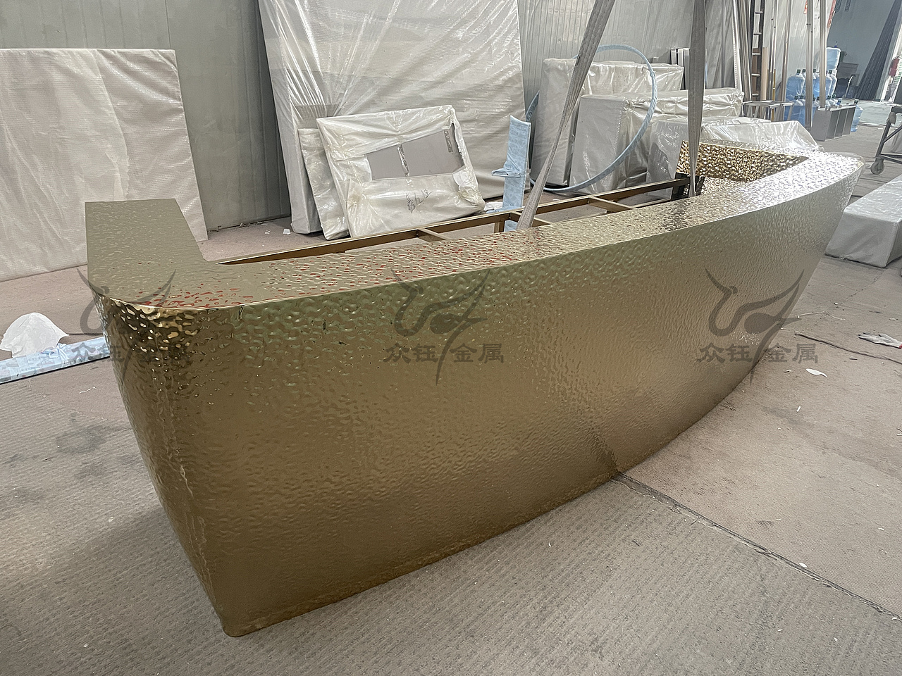 不锈钢水波纹吧台年度爆款 酒店镜面钛金接待台