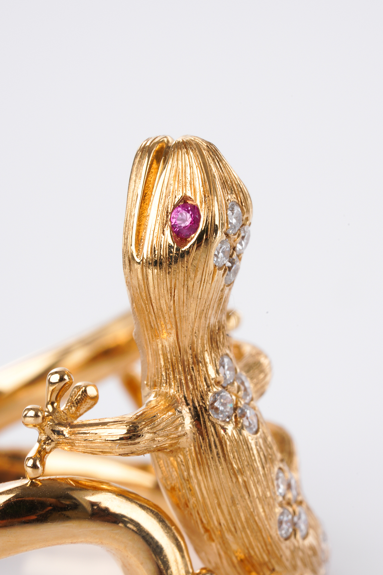 壁虎戒指 | 奢侈品（图ZMzEzODgyOTQ4） - 产品摄影 - 站酷设计师欧兰萍原创素材 - 站酷ZCOOL