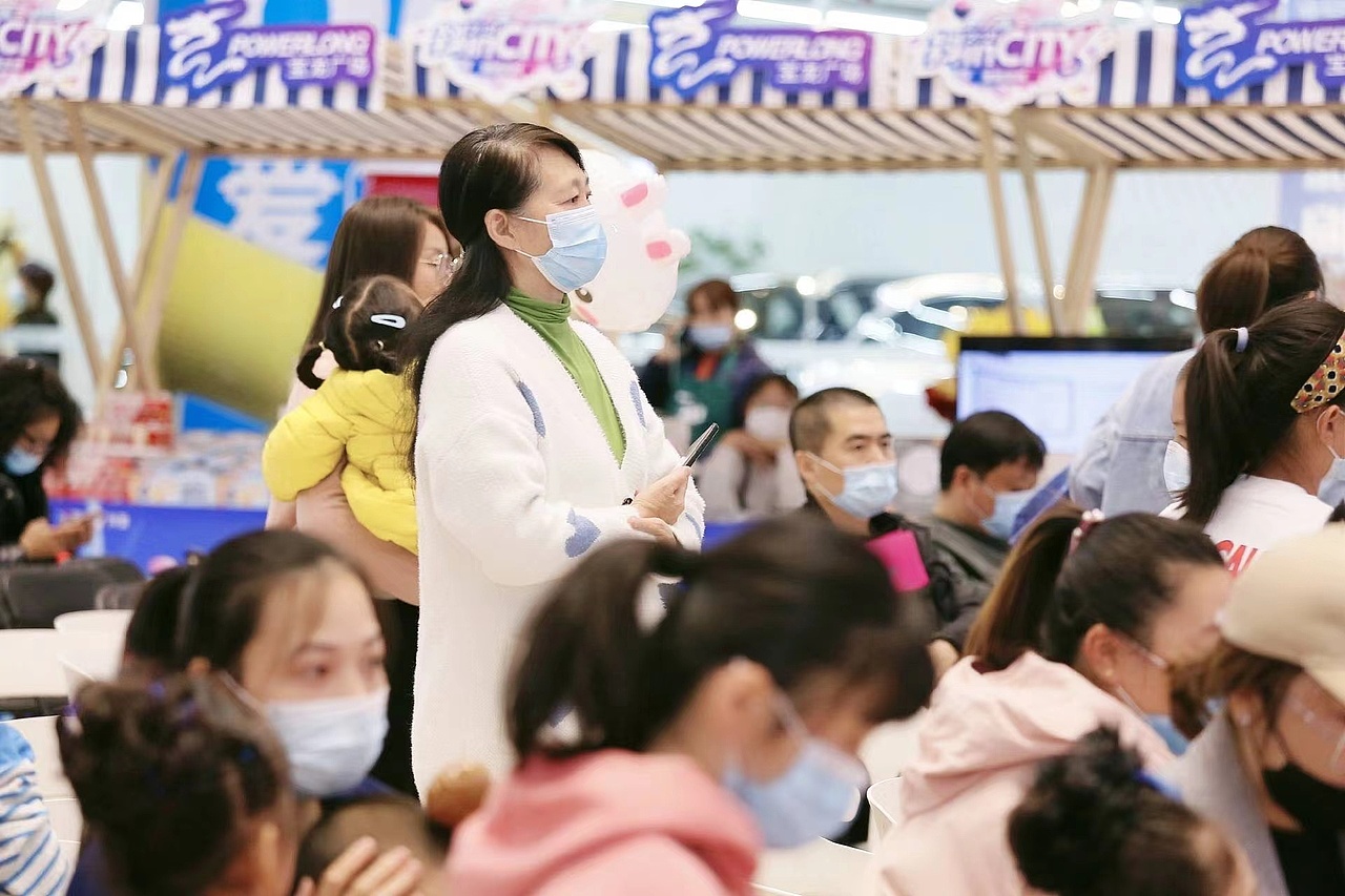 宝龙广场美丽滨城-抖音城市嘉年华（图ZMzEyNzQ4MjI0） - 时尚/艺术摄影 - 站酷设计师老山叔Sion原创素材 - 站酷ZCOOL