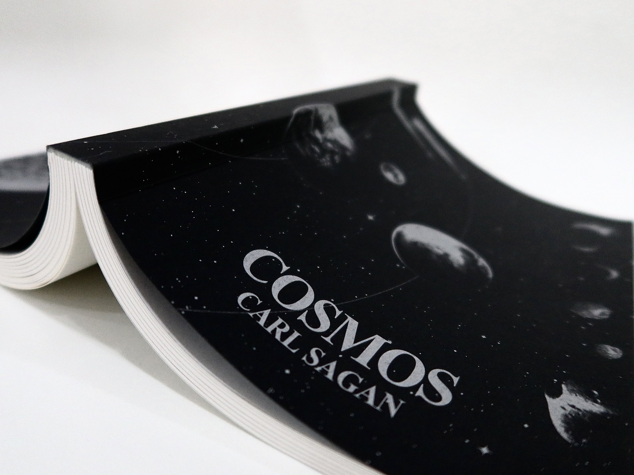 《宇宙》《接触》简装版 装帧设计