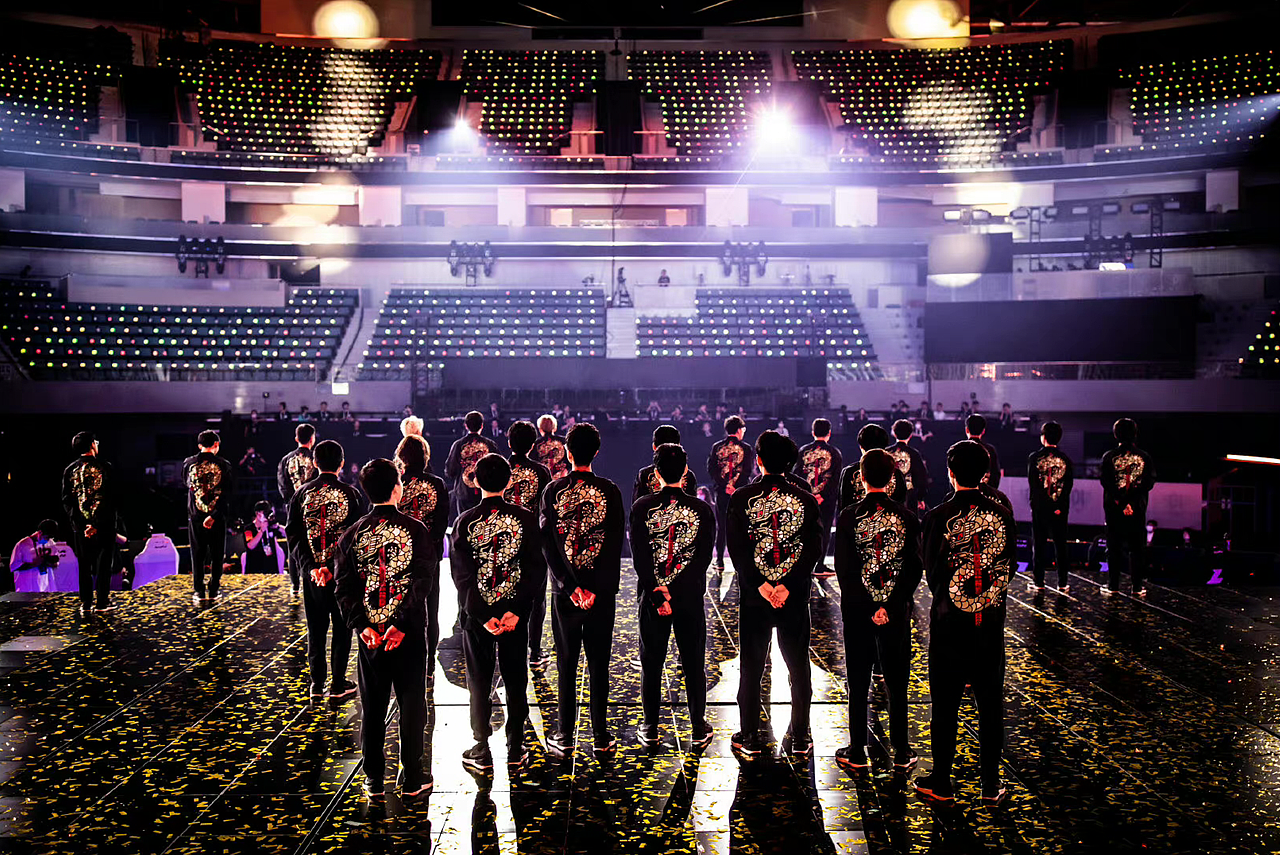 英雄聯(lián)盟2020年世界賽LPL出征服（圖ZMzM2MDQzMDAw） - 品牌 - 站酷設(shè)計師ROYALCLUB原創(chuàng)素材 - 站酷ZCOOL